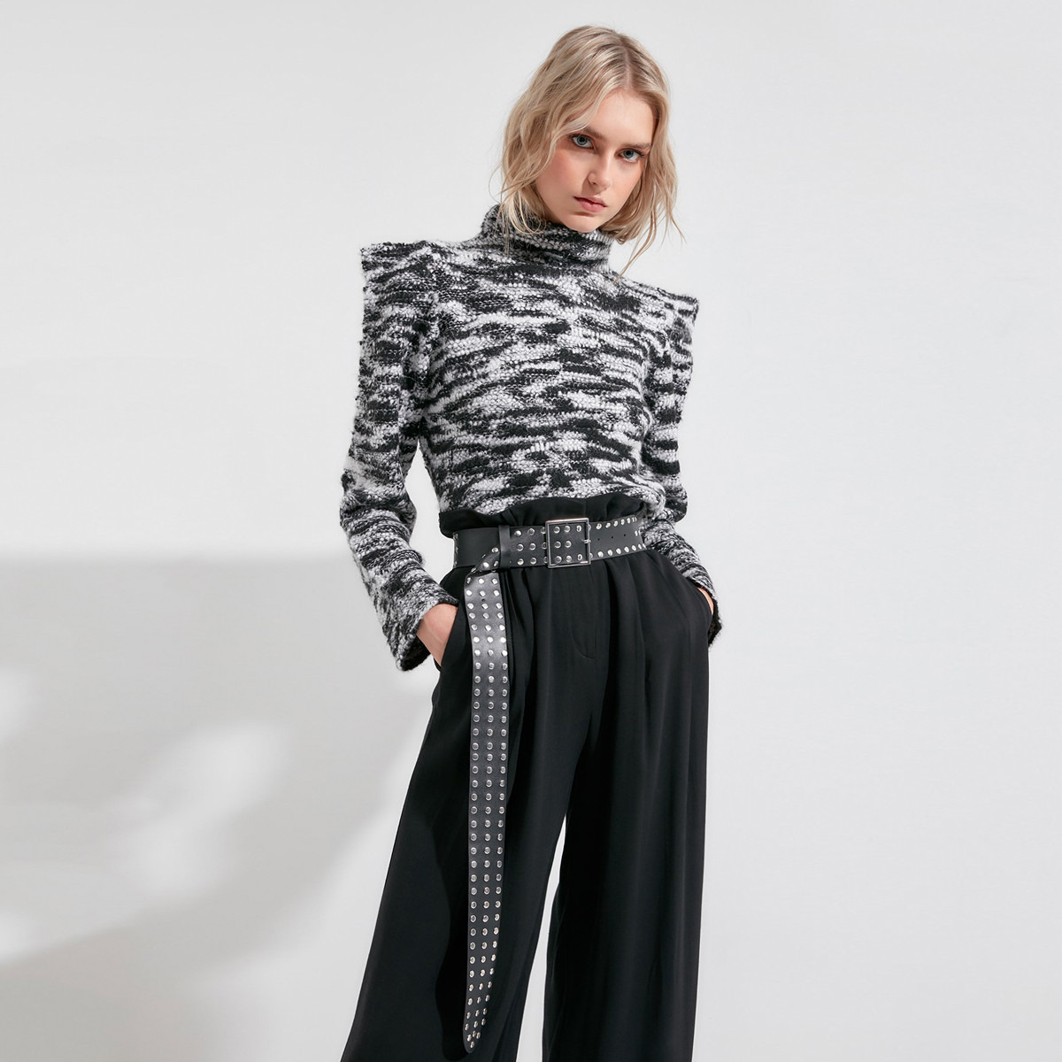 سويتر بارز الملمس بياقة عالية وأكمام طويلة من ترينديول-women-clothing-cardigansandjumpers-jumpers-image-1