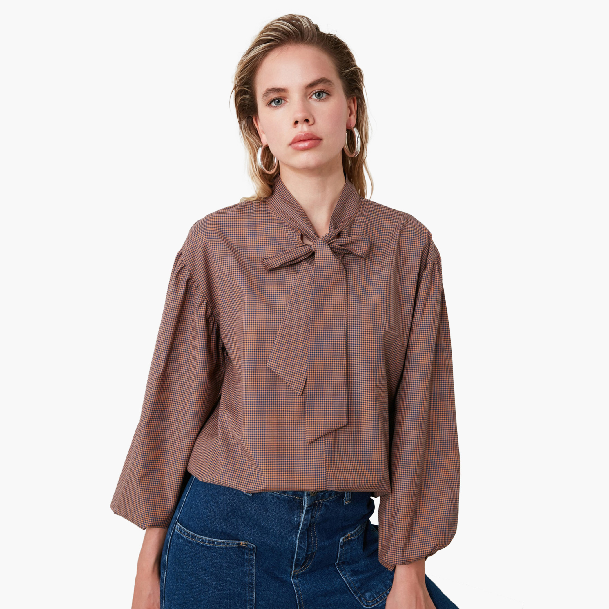 بلوزة مربعات بفيونكة وأكمام طويلة من ترينديول-women-clothing-shirtsandblouses-blouses-image-1