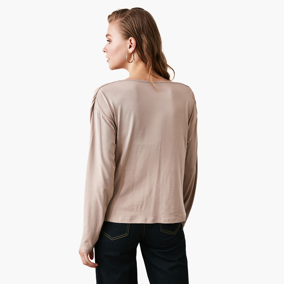 بلوزة سادة بياقة منسدلة وأكمام طويلة من ترينديول-women-clothing-shirtsandblouses-blouses-image-4