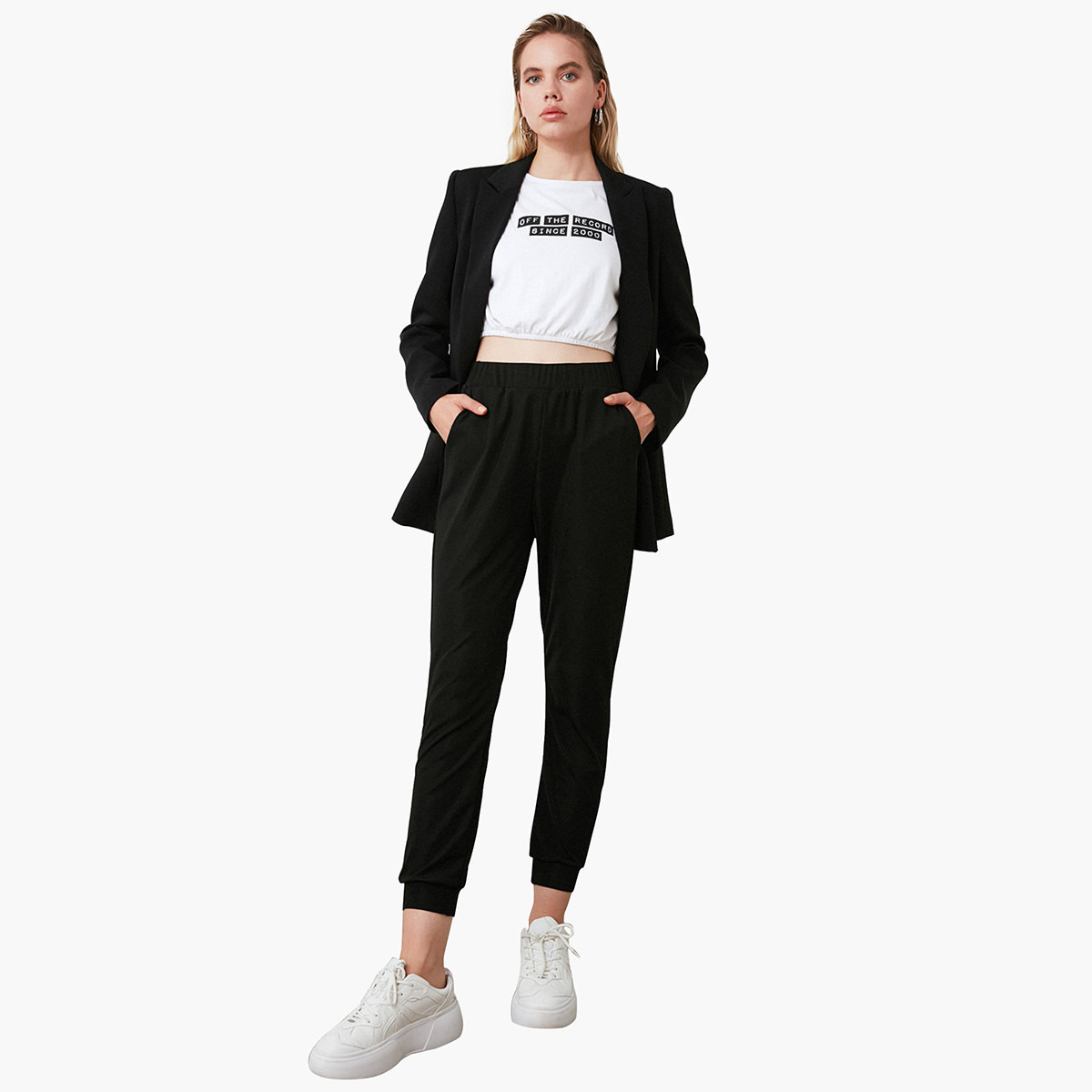 بنطلون رياضي بخصر متوسط الارتفاع وجيوب وأطراف مطّاطيّة من ترينديول-women-clothing-bottoms-joggers-image-3