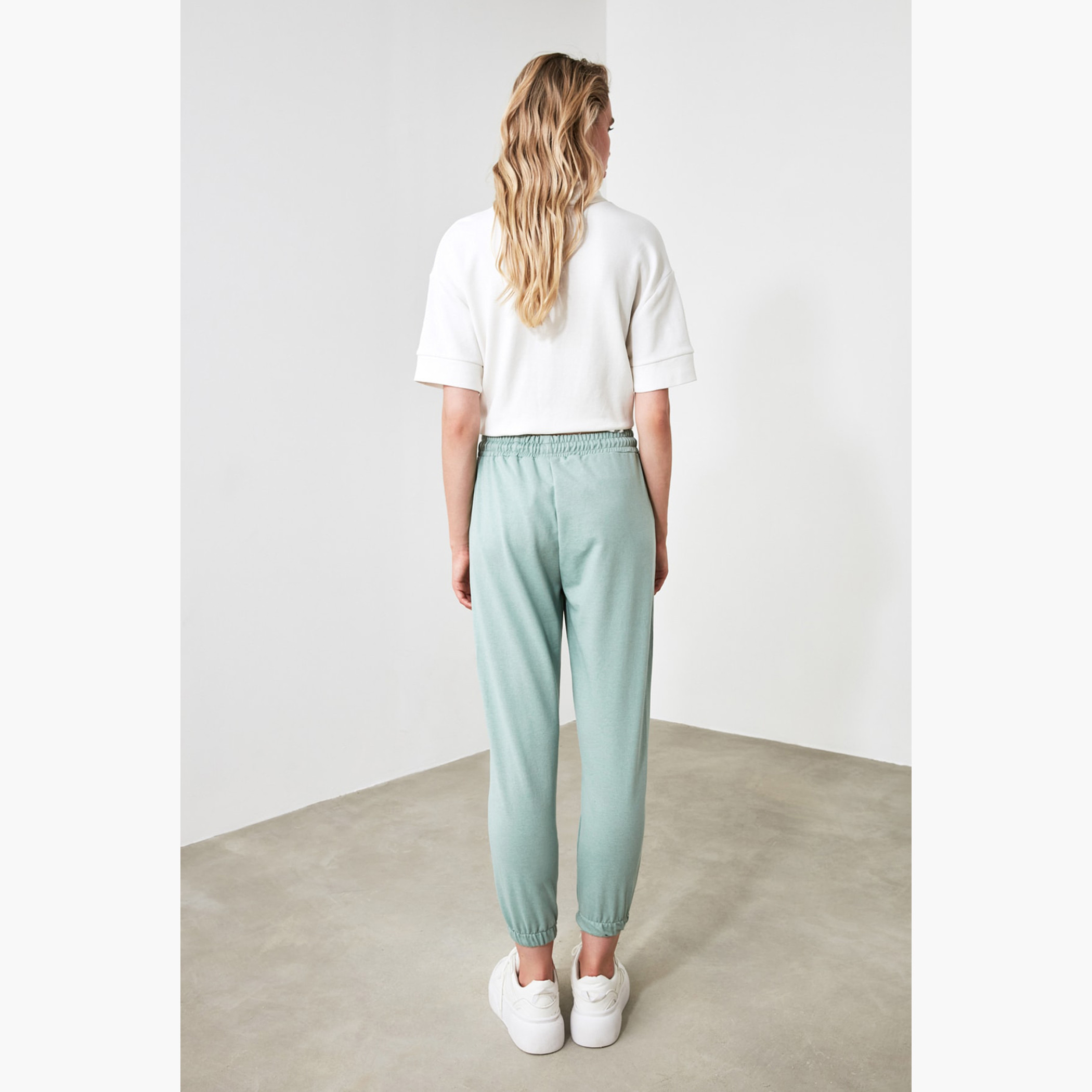 Trendyol Solid Mid-Rise Joggers with Elasticated Waistband-women-clothing-bottoms-joggers-image-3