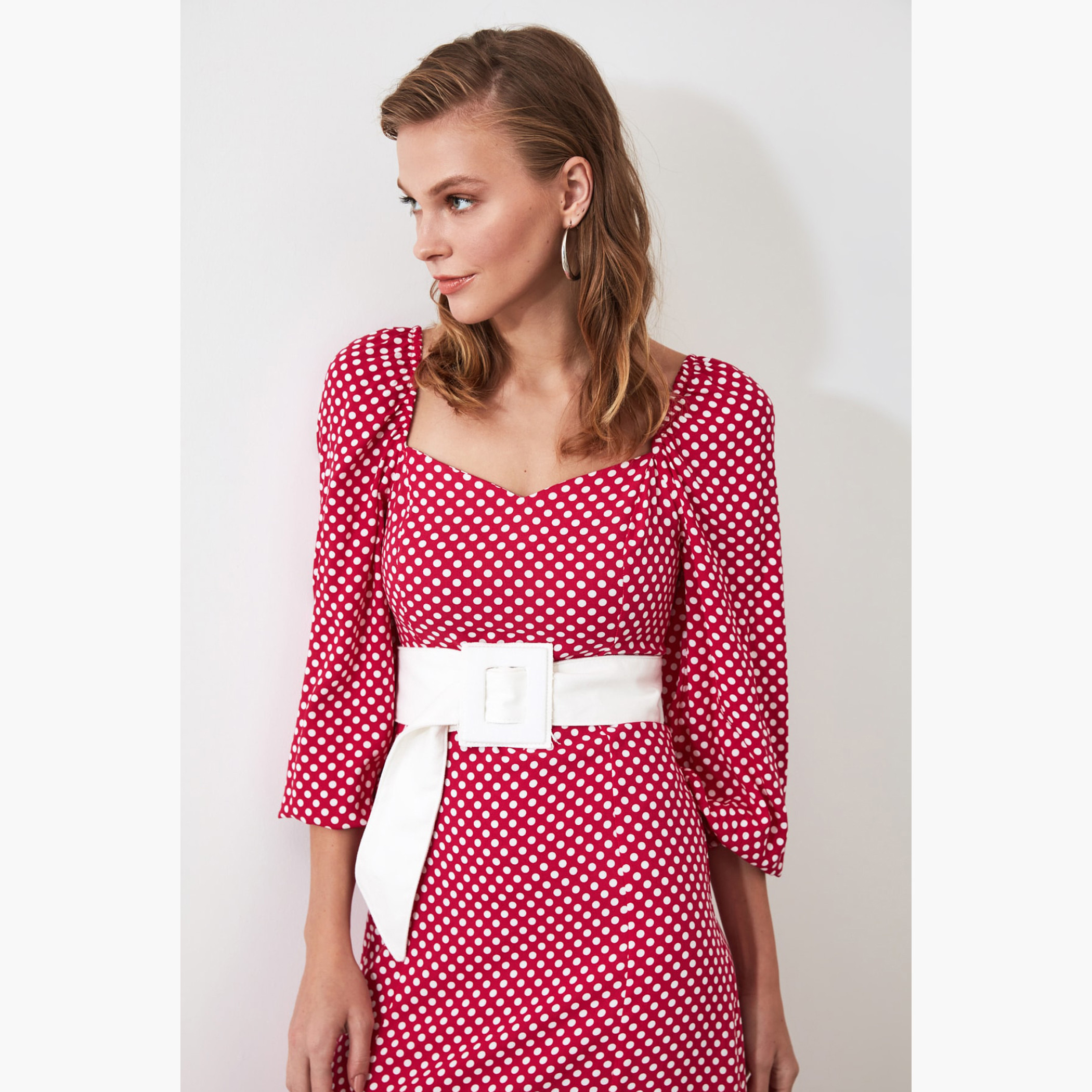 فستان ميدي منقط بياقة معينة الشكل وحزام-women-clothing-dresses-image-4