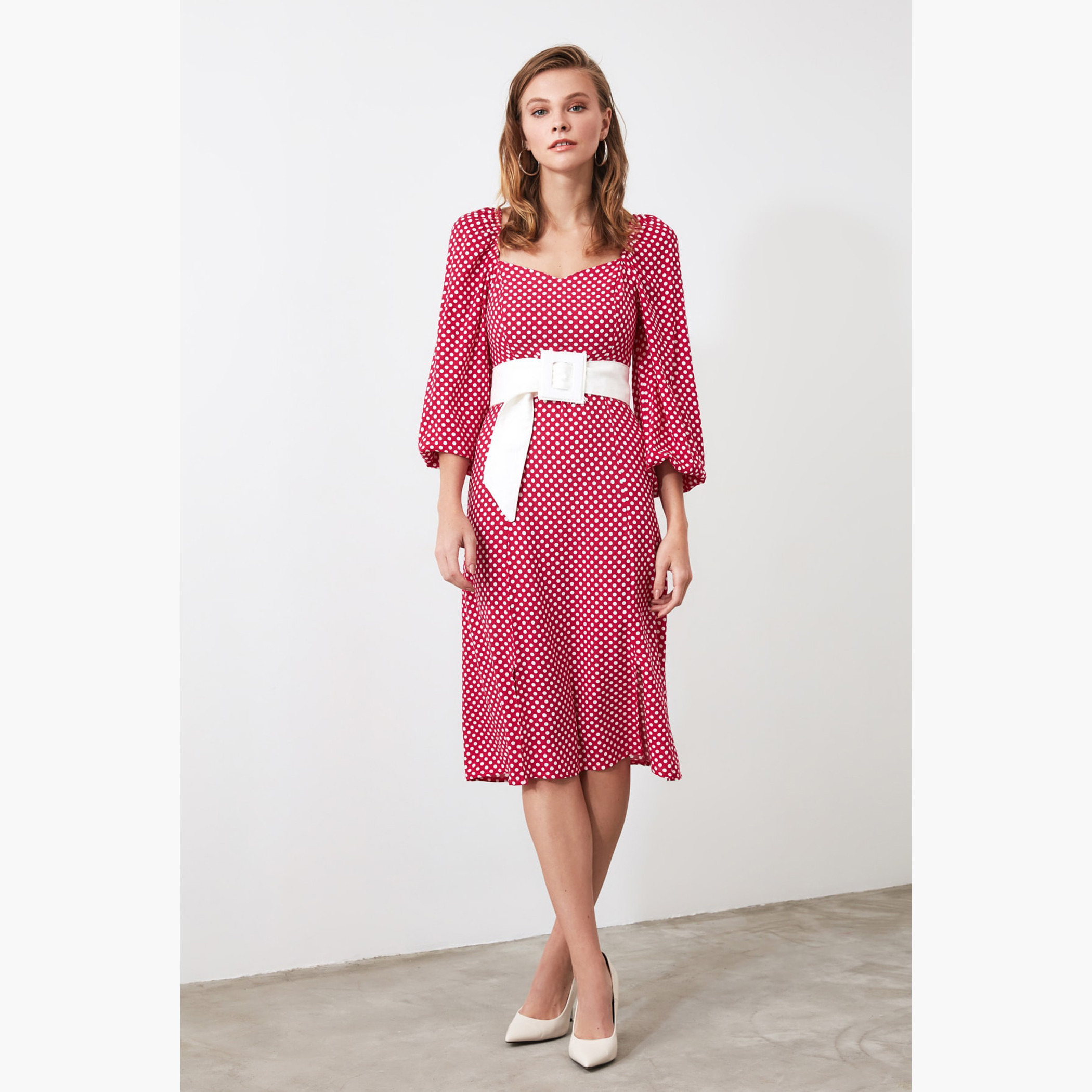 فستان ميدي منقط بياقة معينة الشكل وحزام-women-clothing-dresses-image-5