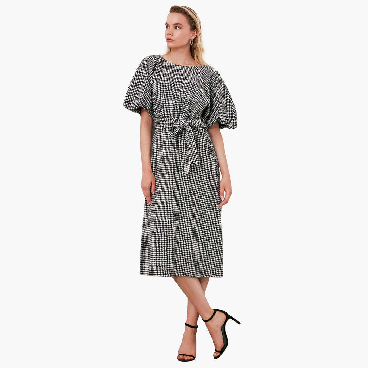 فستان كاروهات واسع ميدي بأكمام منتفخة من ترينديول-women-clothing-dresses-image-3
