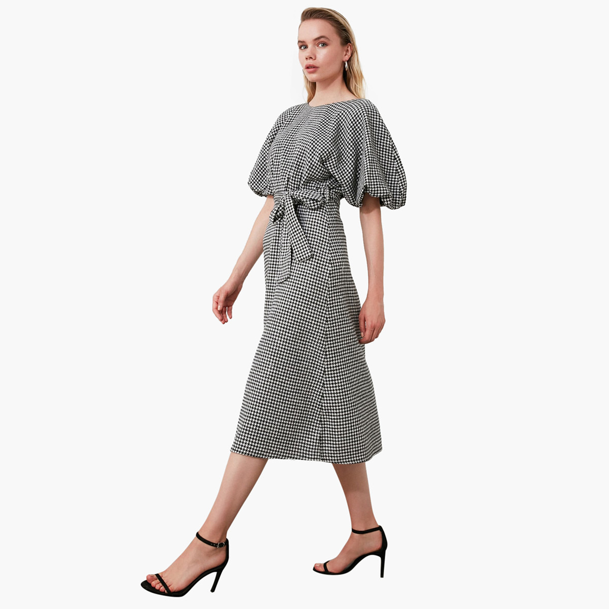 Trendyol Checked Midi Shift Dress with Puff Sleeves-women-clothing-dresses-image-4