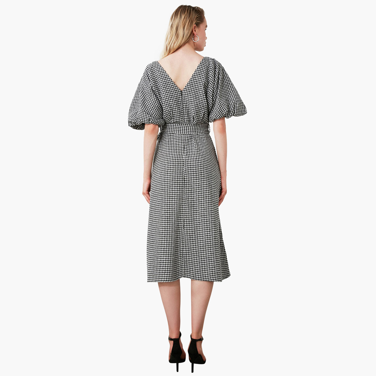 Trendyol Checked Midi Shift Dress with Puff Sleeves-women-clothing-dresses-image-5