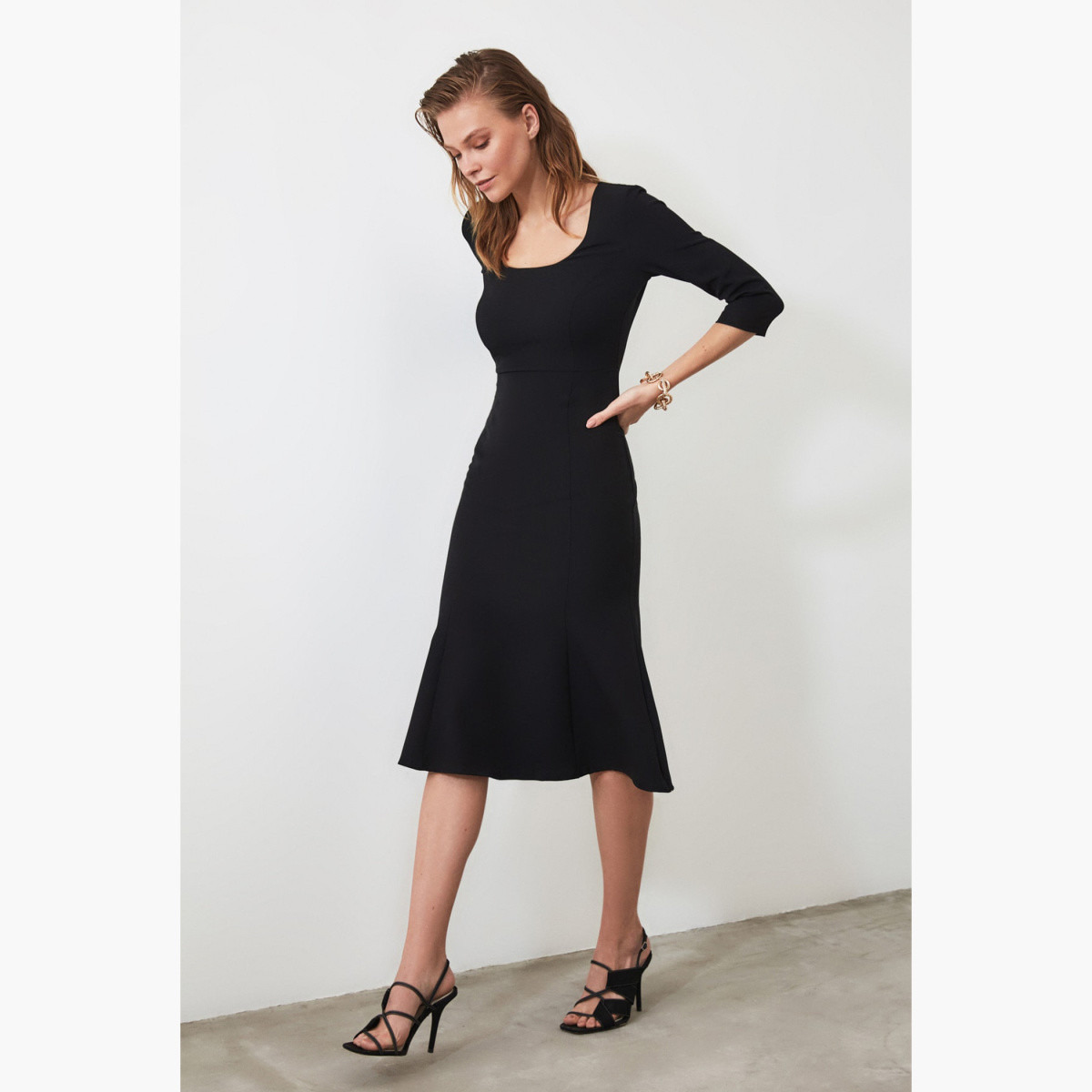 Trendyol Solid Round Neck Midi Bodycon Dress with 3/4 Sleeves-women-clothing-dresses-image-3