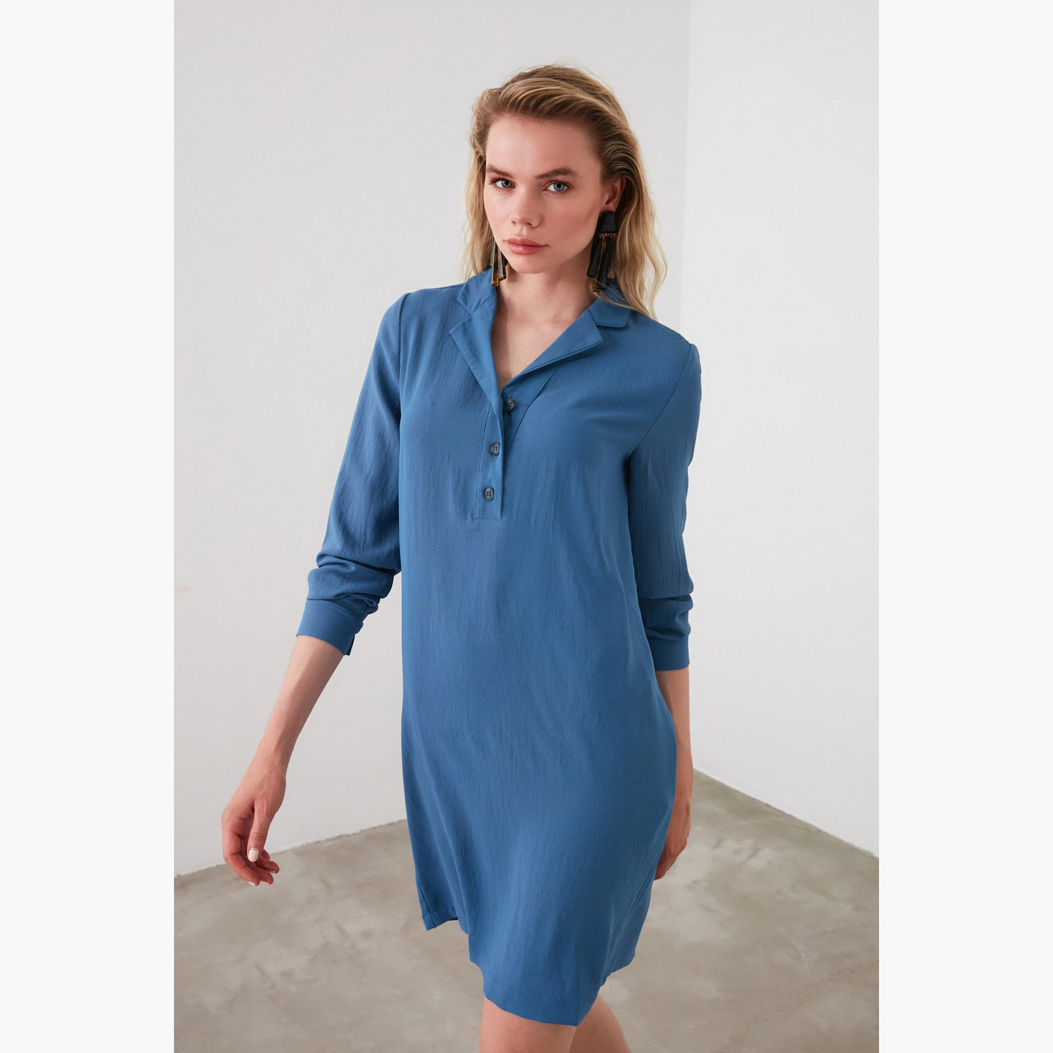Trendyol Solid Mini Shift Dress with Long Sleeves and Notched Lapels-women-clothing-dresses-image-3