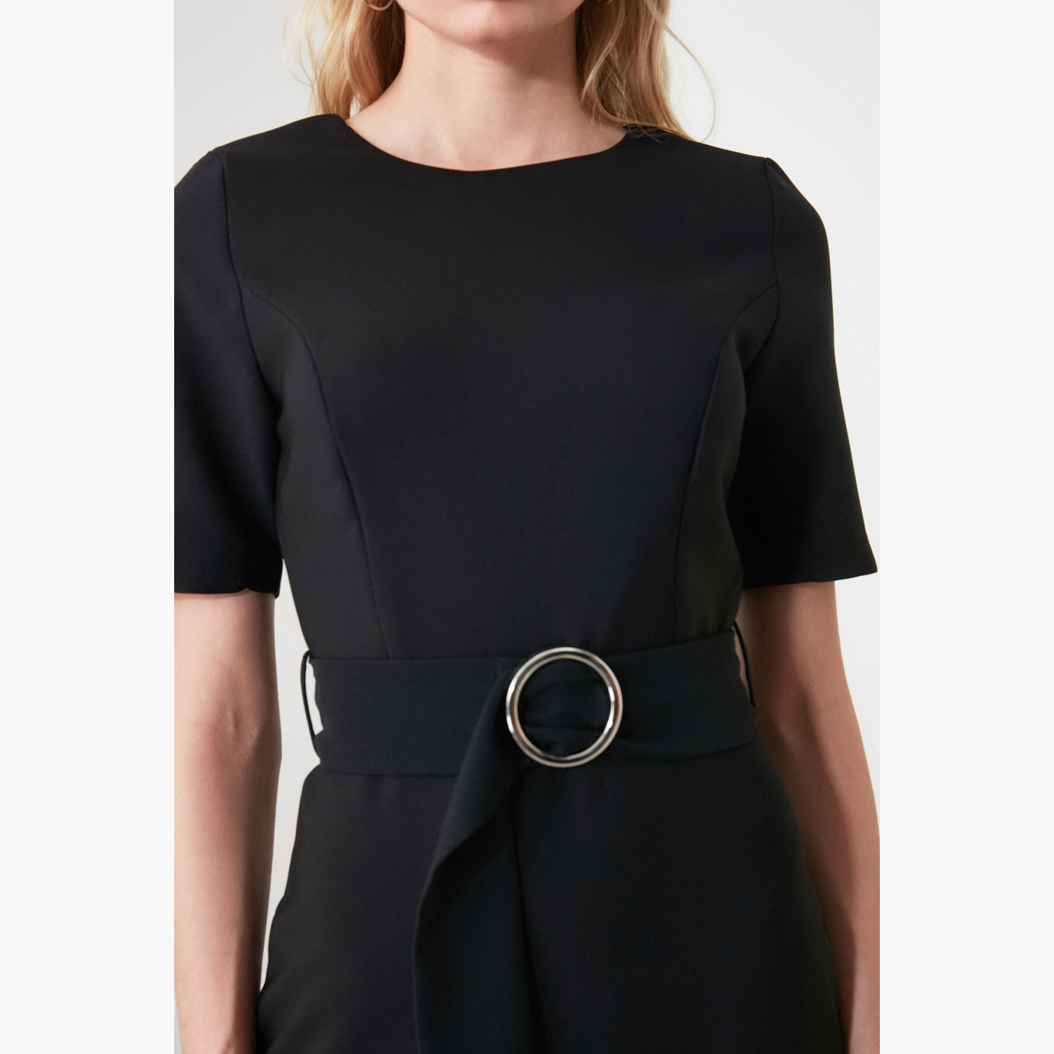 فستان ميدي سادة بحزام وياقة مستديرة وأكمام قصيرة من ترينديول-women-clothing-dresses-image-3