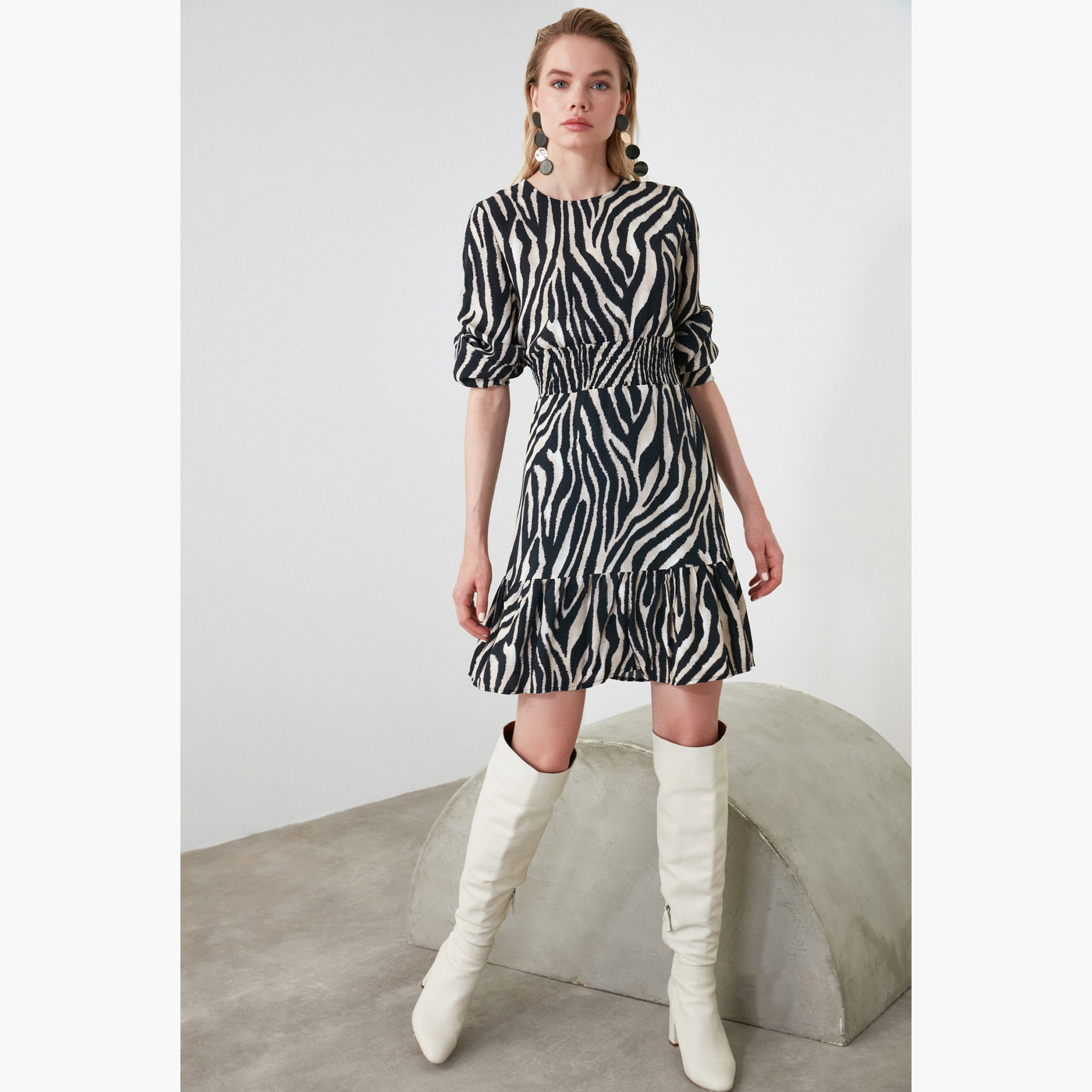 فستان قصير واسع بأكمام طويلة وطبعات حيوانات من ترينديول-women-clothing-dresses-image-3