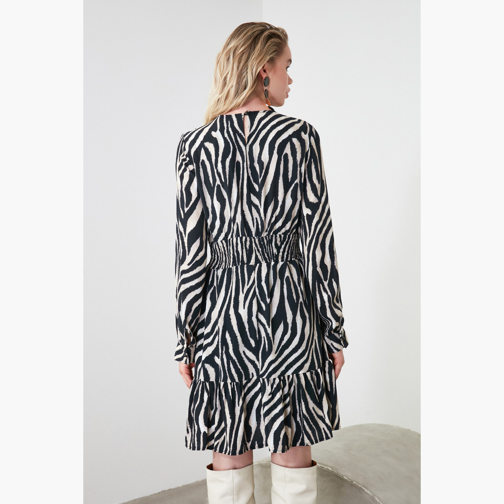 فستان قصير واسع بأكمام طويلة وطبعات حيوانات من ترينديول-women-clothing-dresses-image-5