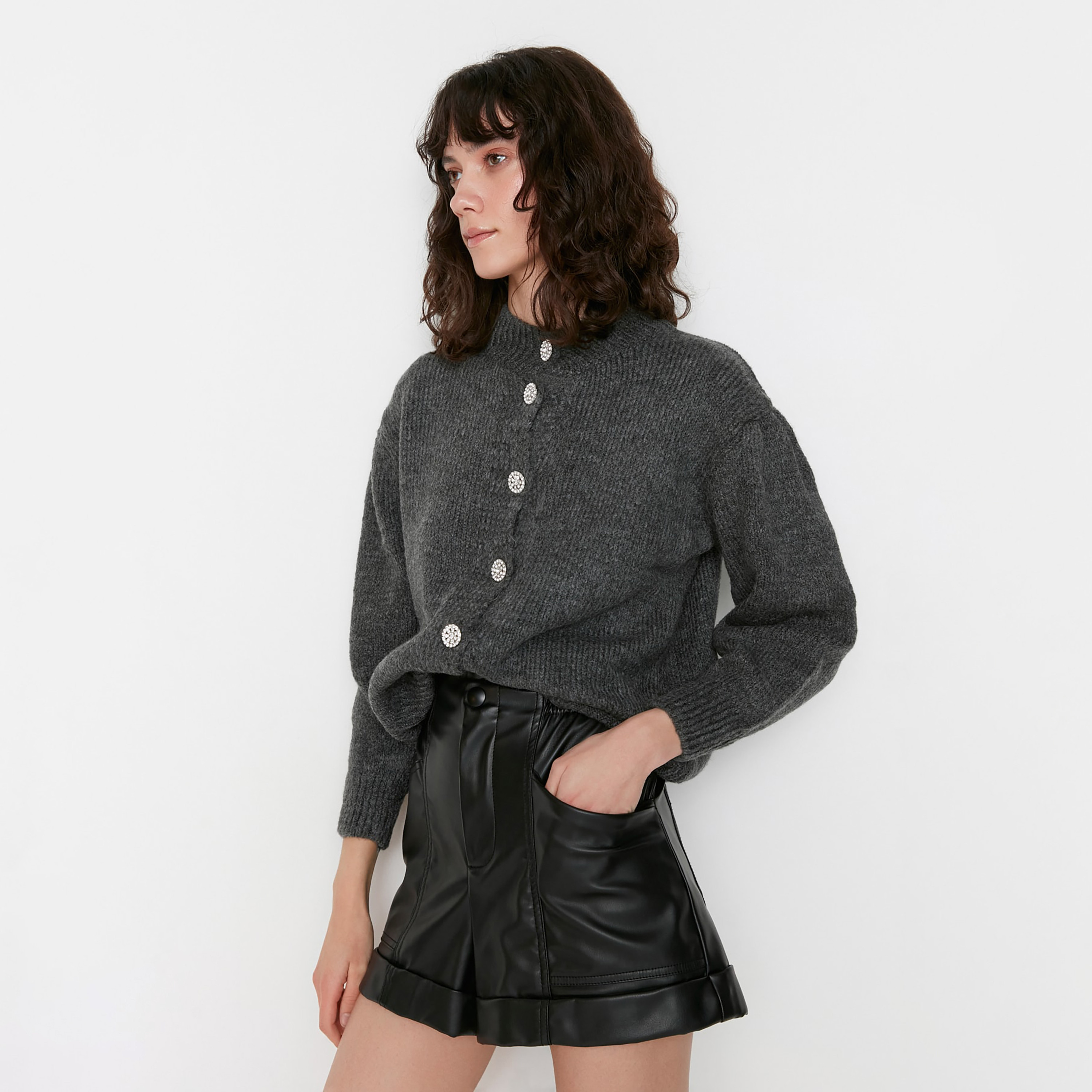 كارديجان حريمي رمادي بملمس مضلع من ترينديول ميلا-women-winterwear-cardigansandjumpers-cardigans-image-4