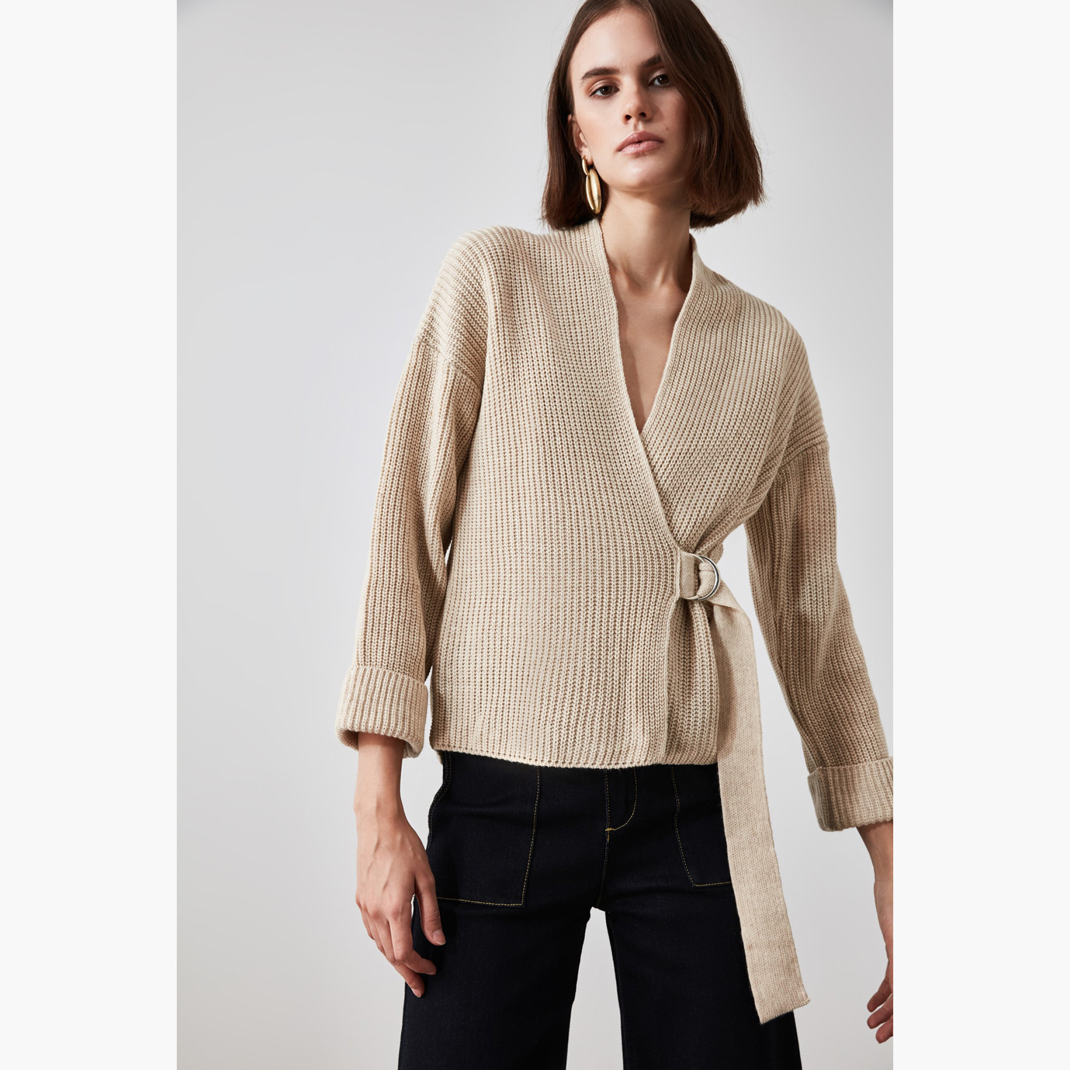 كارديجان صوف بارز الملمس بياقة v وزر إغلاق من ترينديول-women-winterwear-cardigansandjumpers-cardigans-image-2