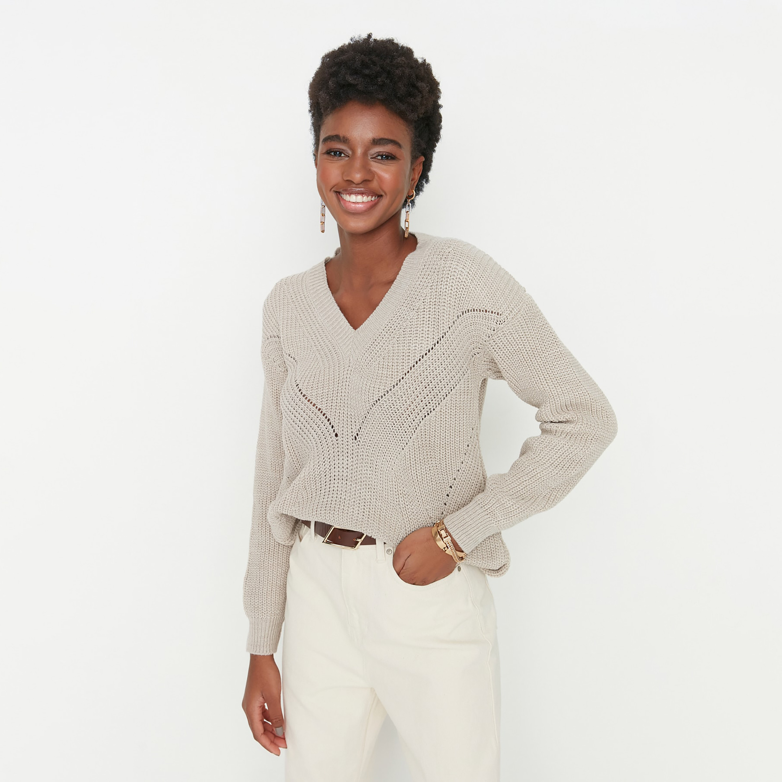 بلوفر حريمي بيج بملمس مضلع وأكمام ساقطة من تريندyol ميلا-women-winterwear-cardigansandjumpers-jumpers-image-1