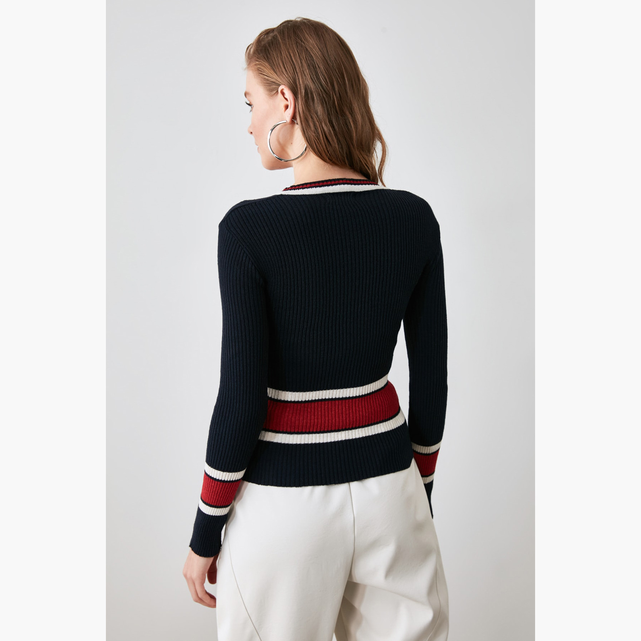 Trendyol Striped Woollen Pullover with V-neck and Long Sleeves-women-clothing-cardigansandjumpers-jumpers-image-2