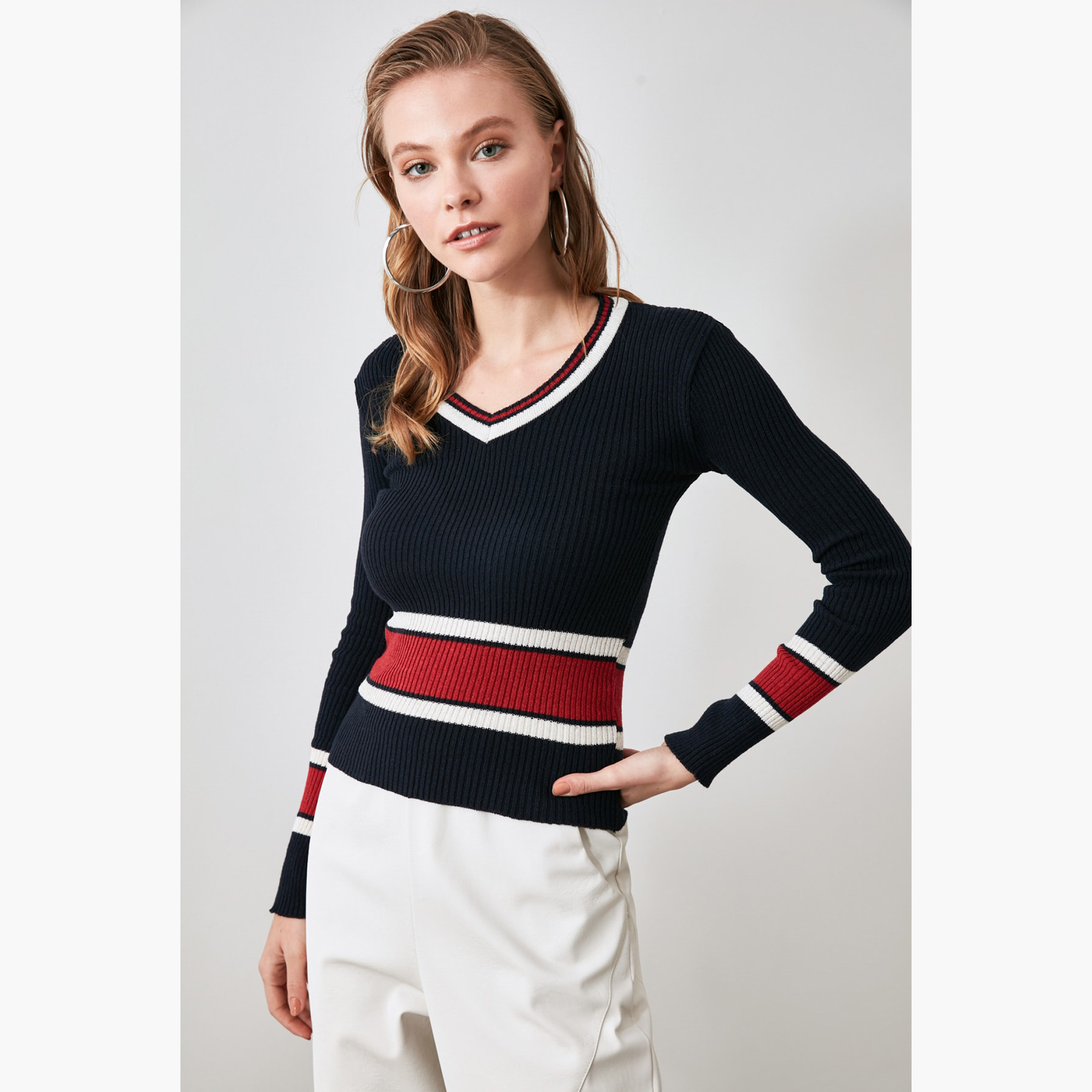 Trendyol Striped Woollen Pullover with V-neck and Long Sleeves-women-clothing-cardigansandjumpers-jumpers-image-3