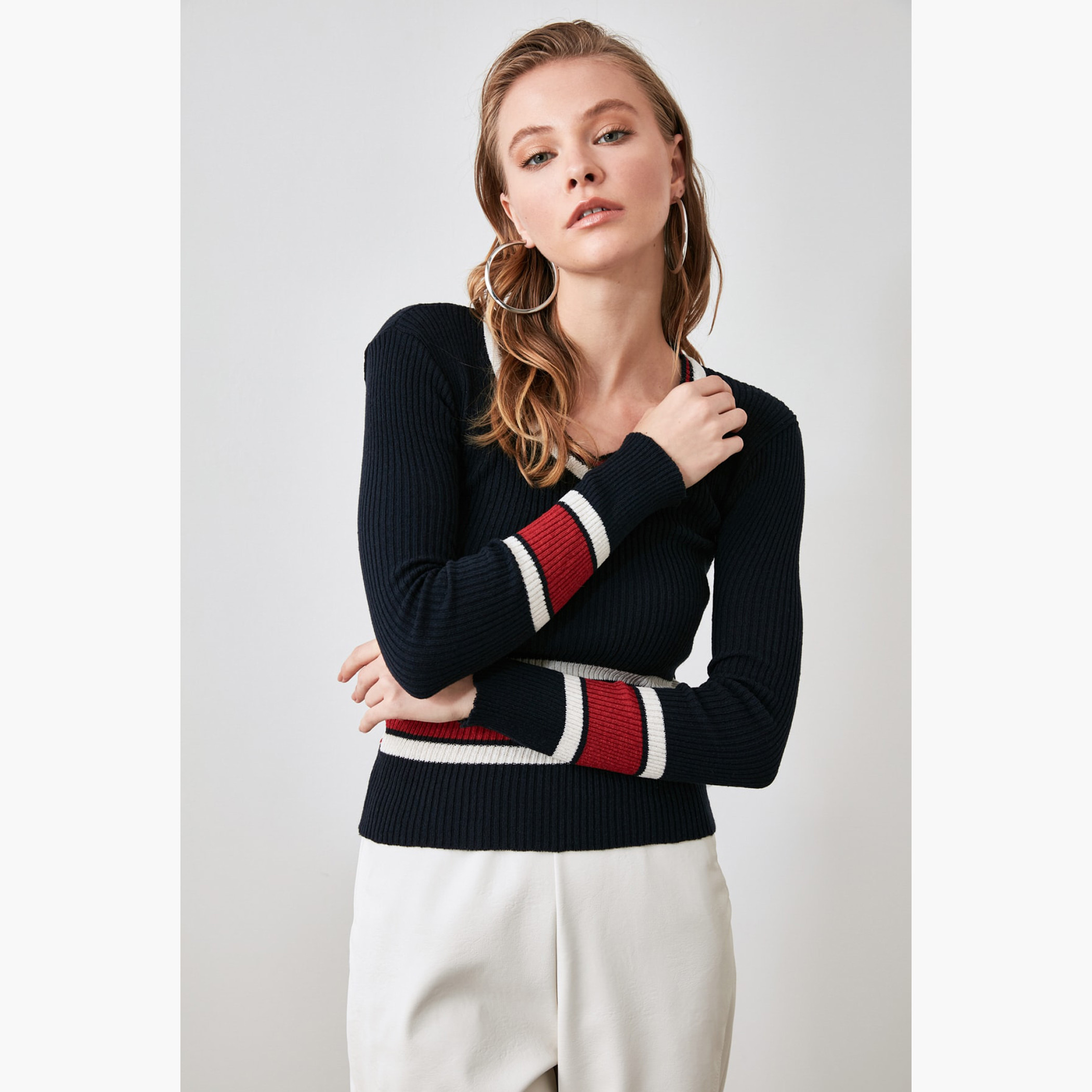 Trendyol Striped Woollen Pullover with V-neck and Long Sleeves-women-clothing-cardigansandjumpers-jumpers-image-4