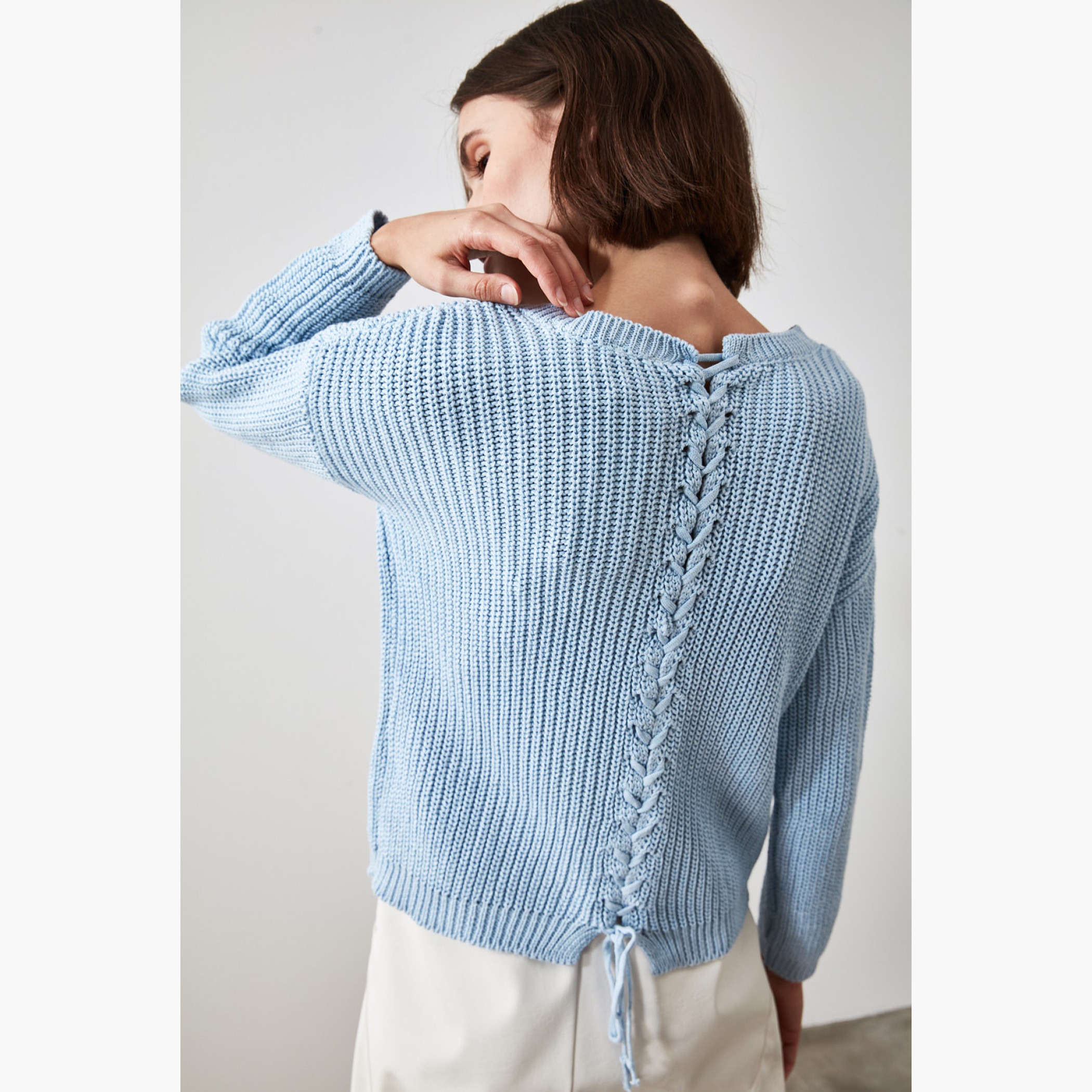 بلوفر صوف بارز الملمس بياقة V وأكمام طويلة من ترينديول-women-clothing-cardigansandjumpers-jumpers-image-3