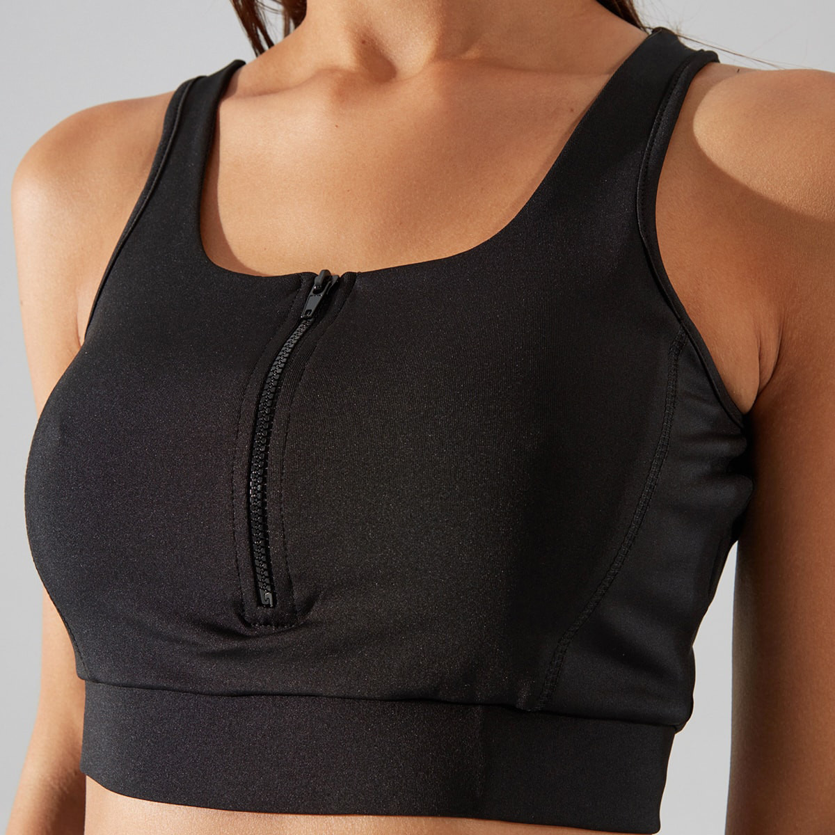 Trendyol Women Solid Front Zippered Sports Bra-women-clothing-sportswearandactivewear-sportsbras-image-16