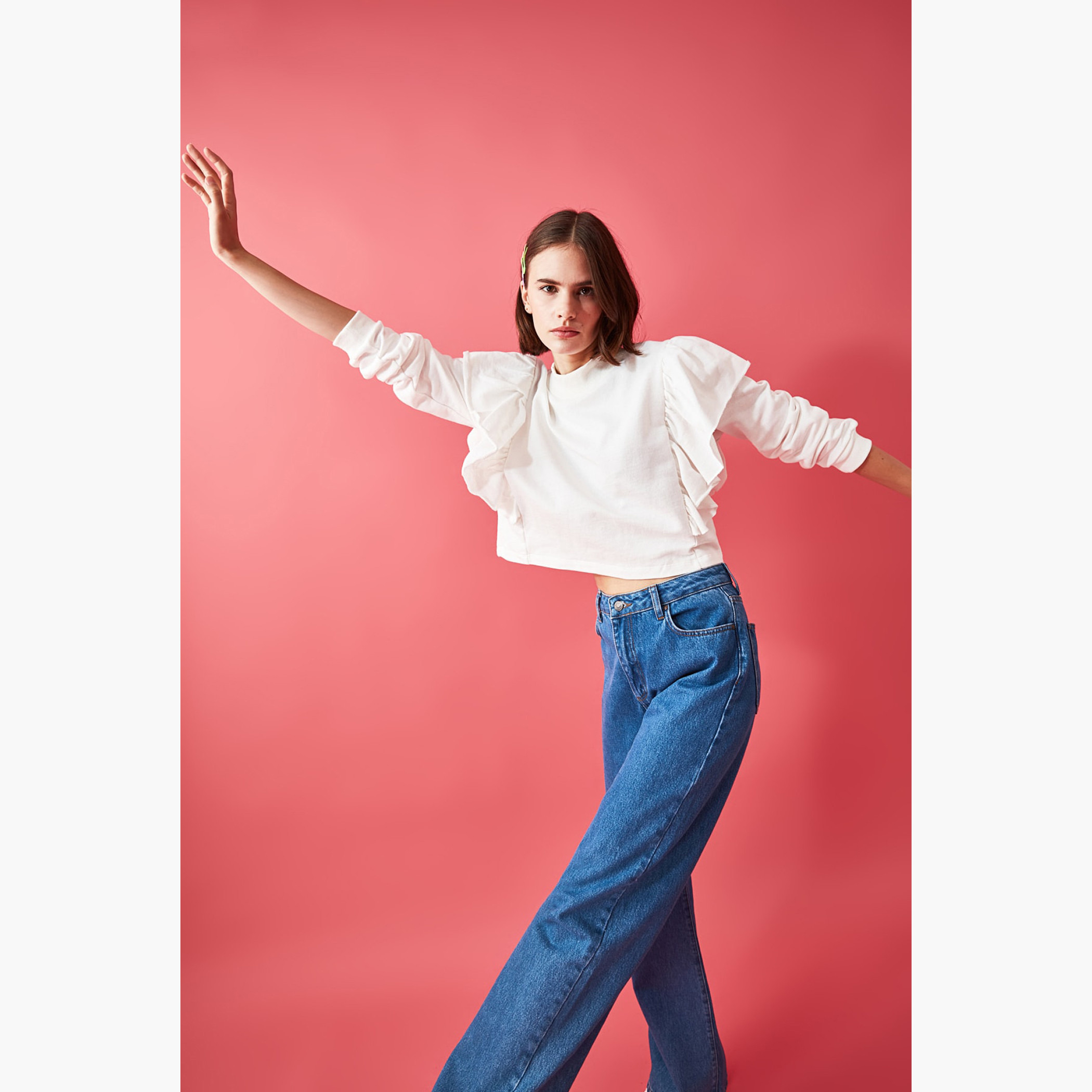 Trendyol Crop Top with Long Sleeves and Ruffle Detail-women-clothing-shirtsandblouses-blouses-image-4