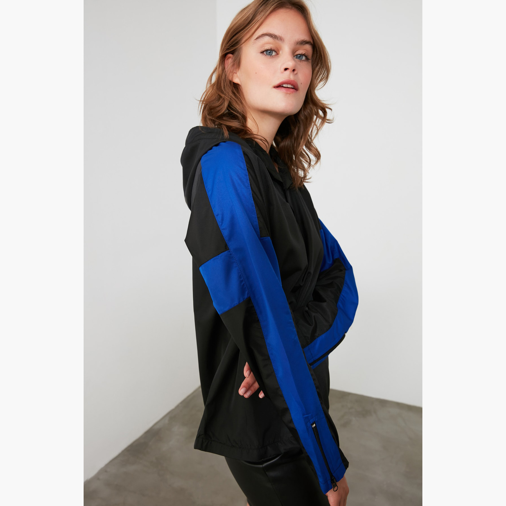 Trendyol Panelled Oversized Hoodie with Long Sleeves and Zip Closure-women-winterwear-hoodiesandsweatshirts-hoodies-image-2