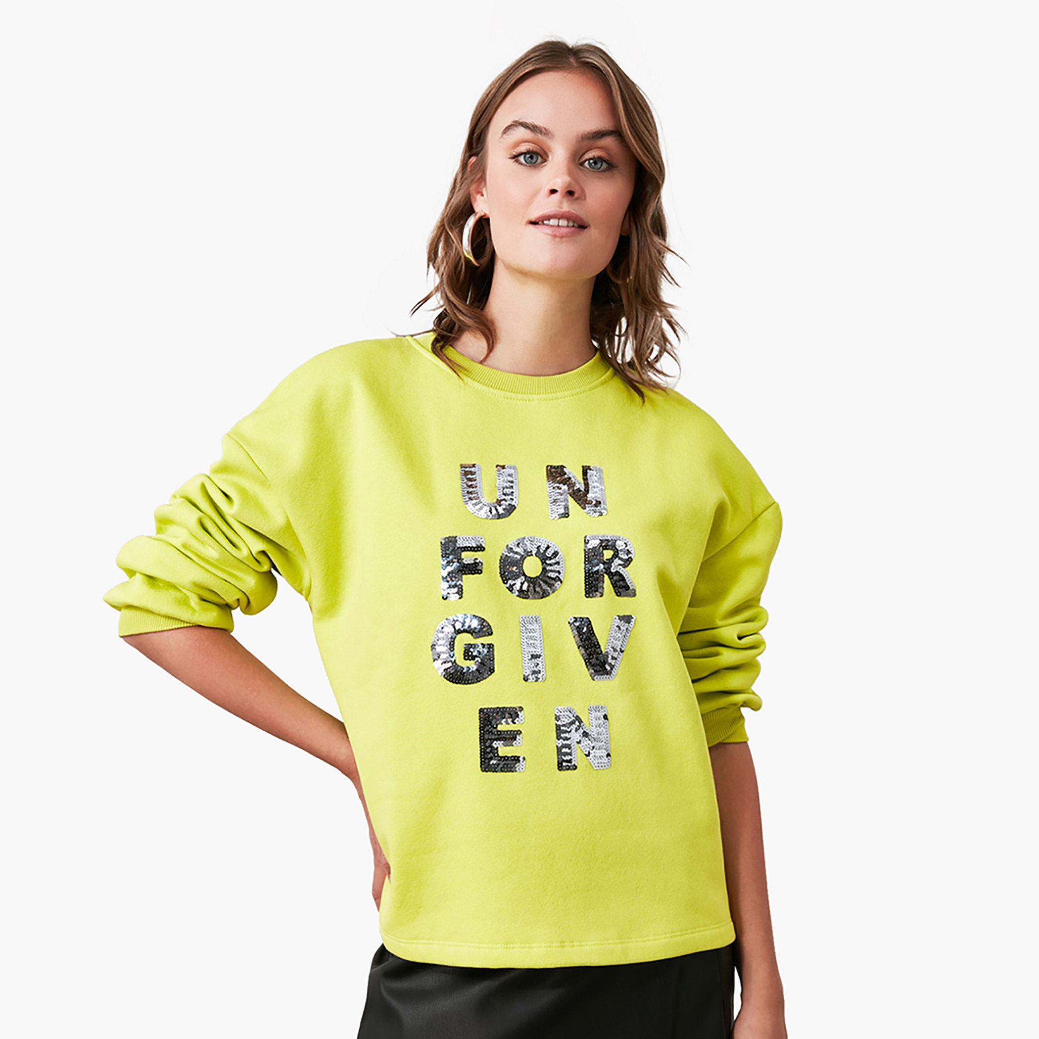 سويت شيرت مزيّن بشعار مع أكمام طويلة من ترينديول-women-winterwear-hoodiesandsweatshirts-hoodies-image-1