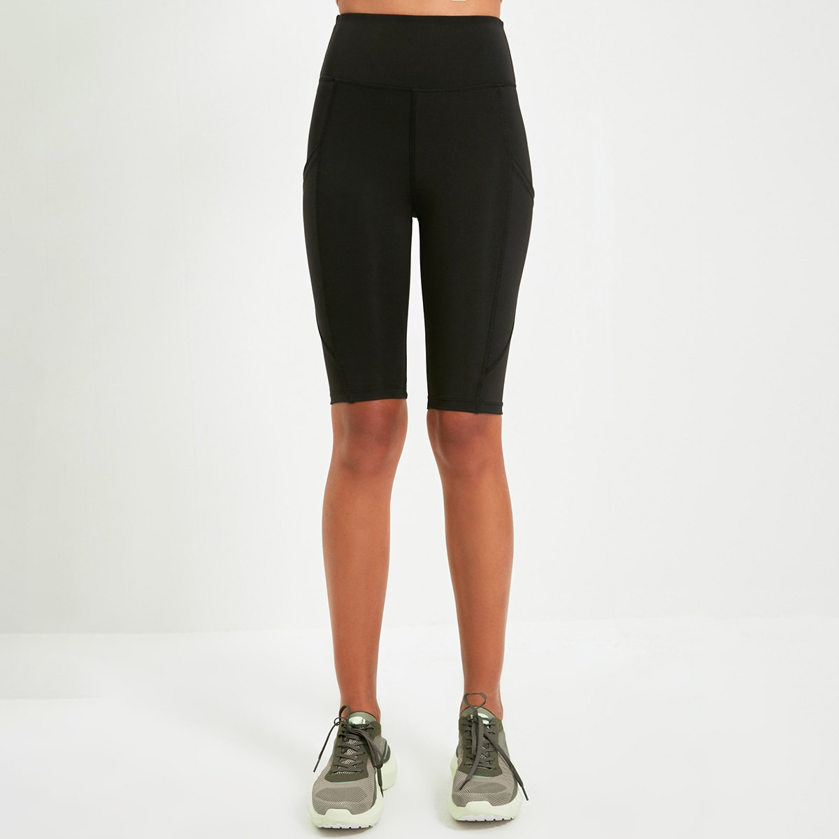 Trendyol Women Solid High Rise Sports Short Tights-women-clothing-sportswearandactivewear-bottoms-image-1