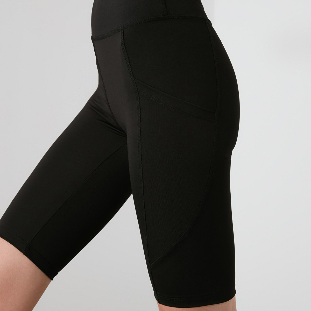 Trendyol Women Solid High Rise Sports Short Tights-women-clothing-sportswearandactivewear-bottoms-image-5