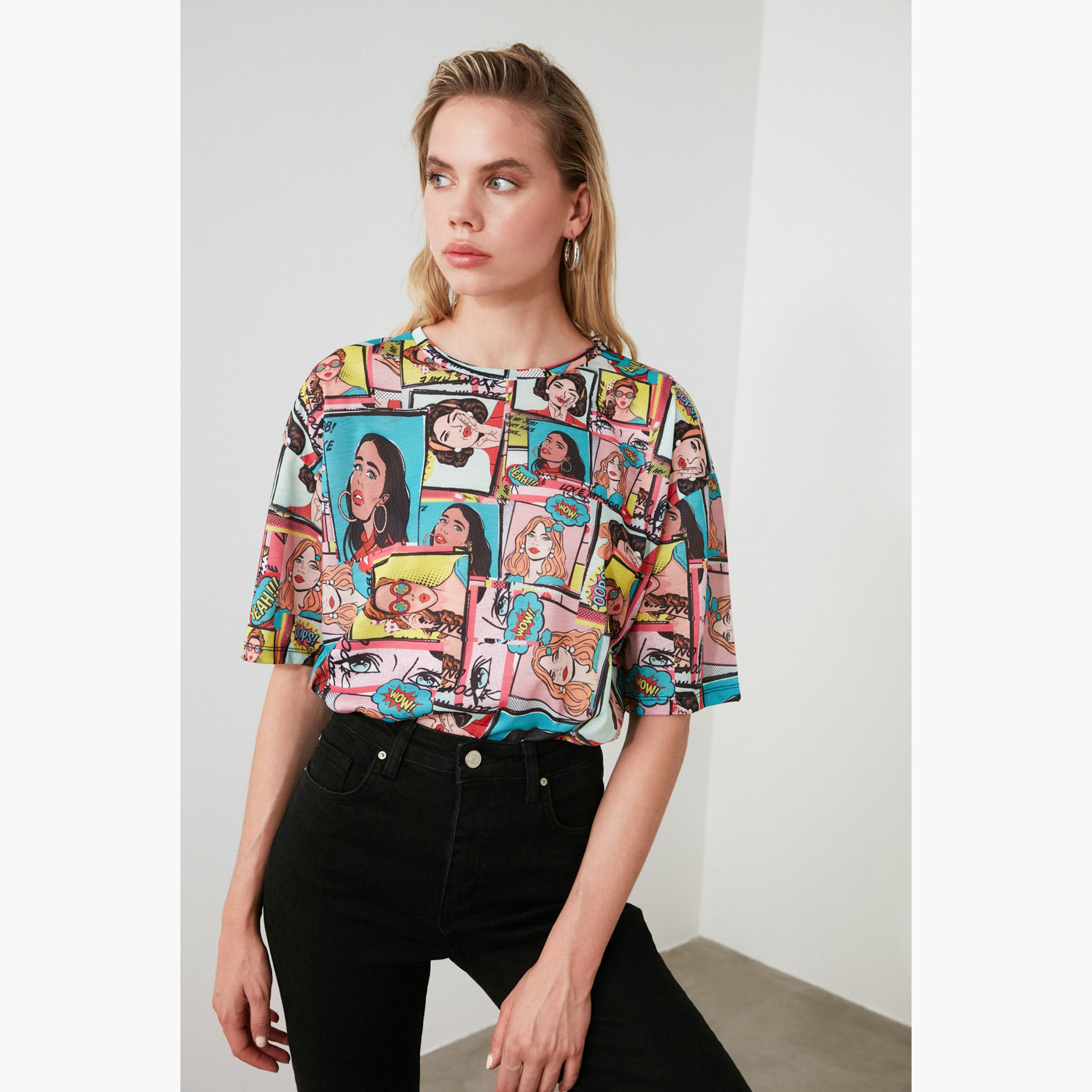 Trendyol Printed Regular Fit Crew Neck Top with Short Sleeves-women-clothing-tshirts-image-3