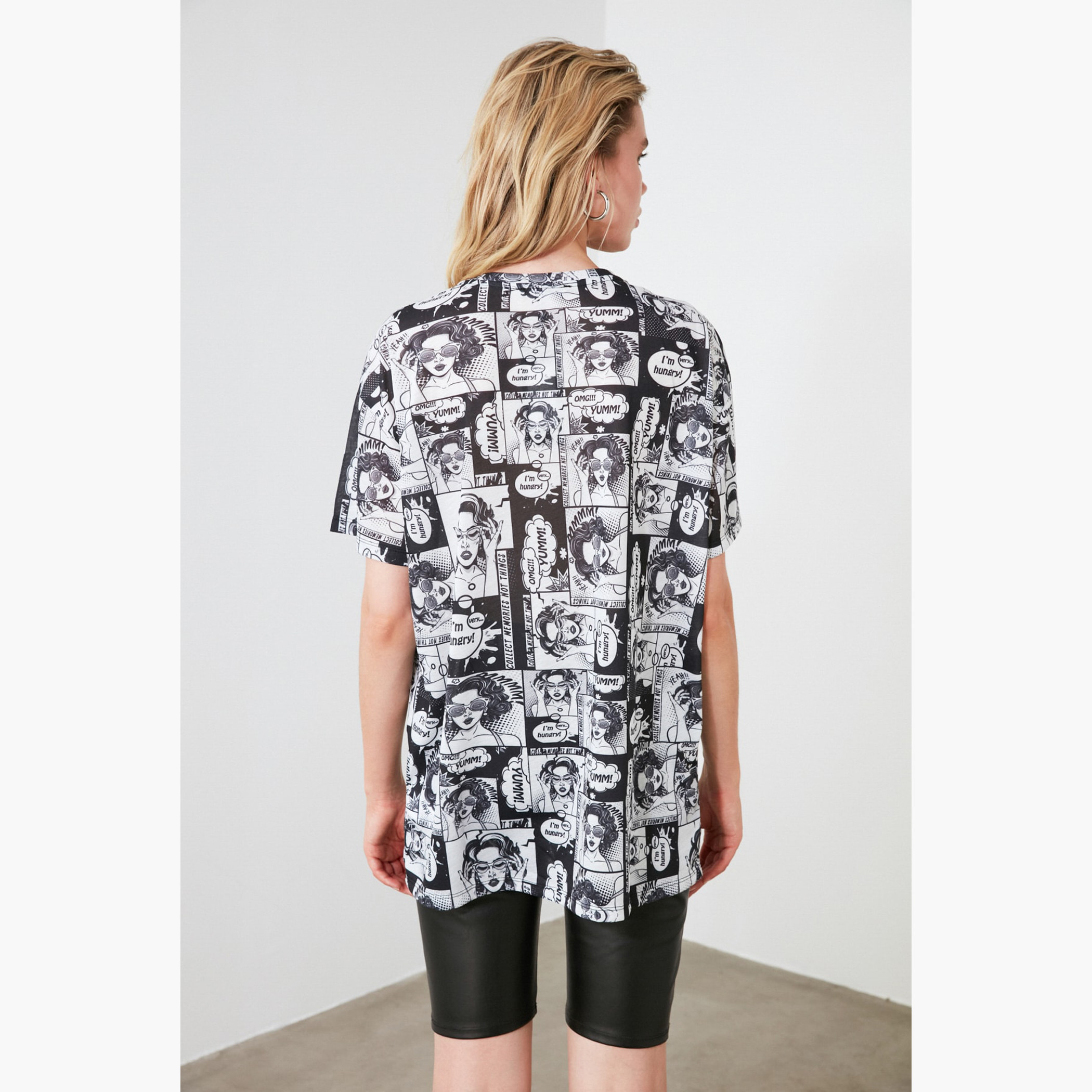 Trendyol Printed Regular Fit Crew Neck Top with Short Sleeves-women-clothing-tshirts-image-4