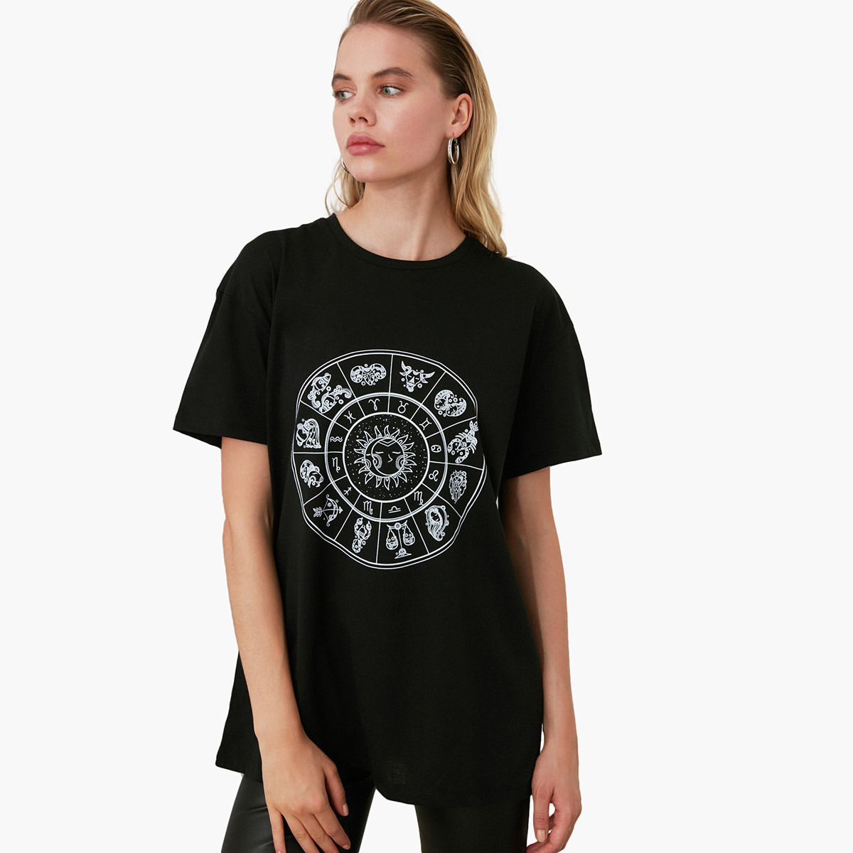 Trendyol Printed Crew Neck T-shirt with Short Sleeves-women-clothing-tshirts-image-1