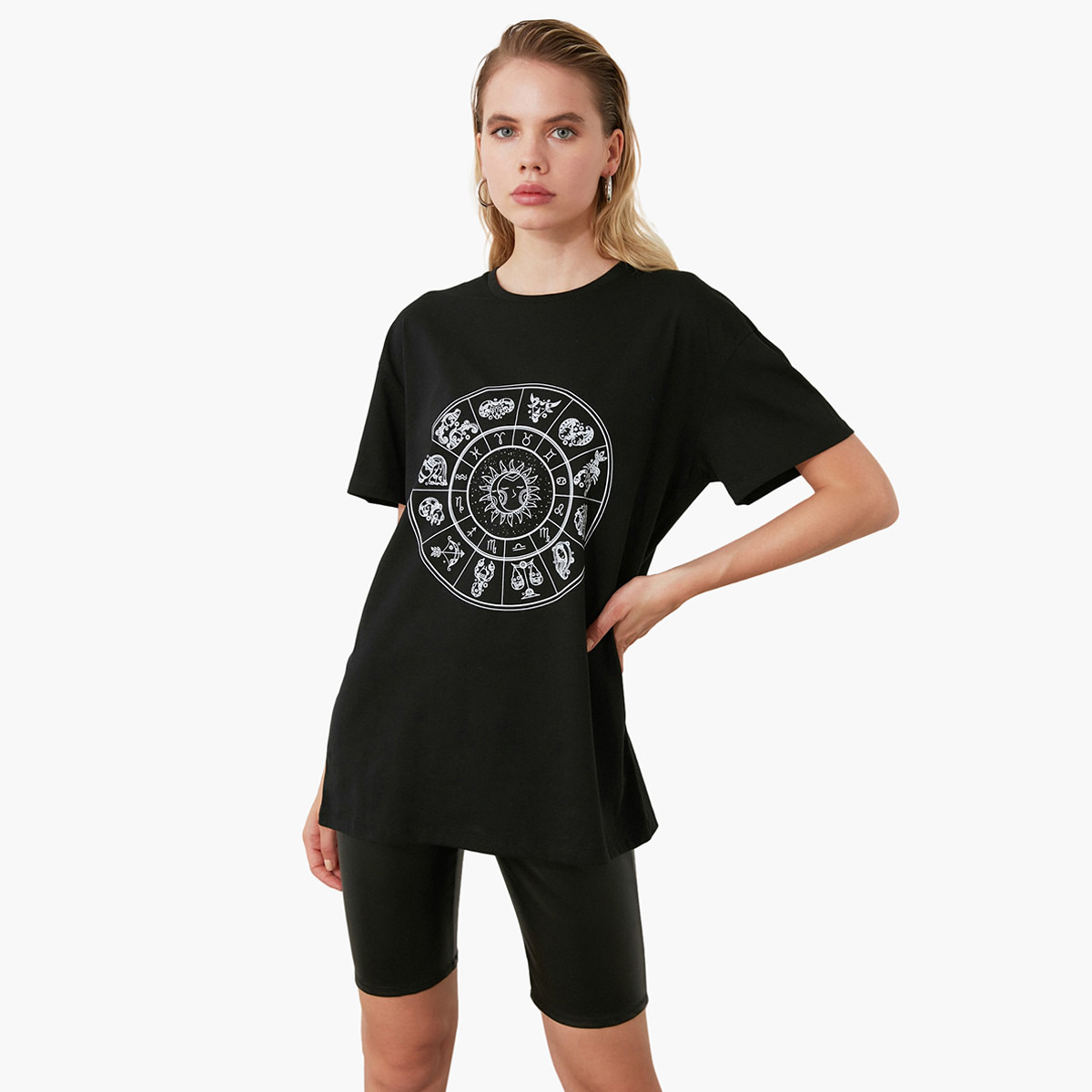 Trendyol Printed Crew Neck T-shirt with Short Sleeves-women-clothing-tshirts-image-2