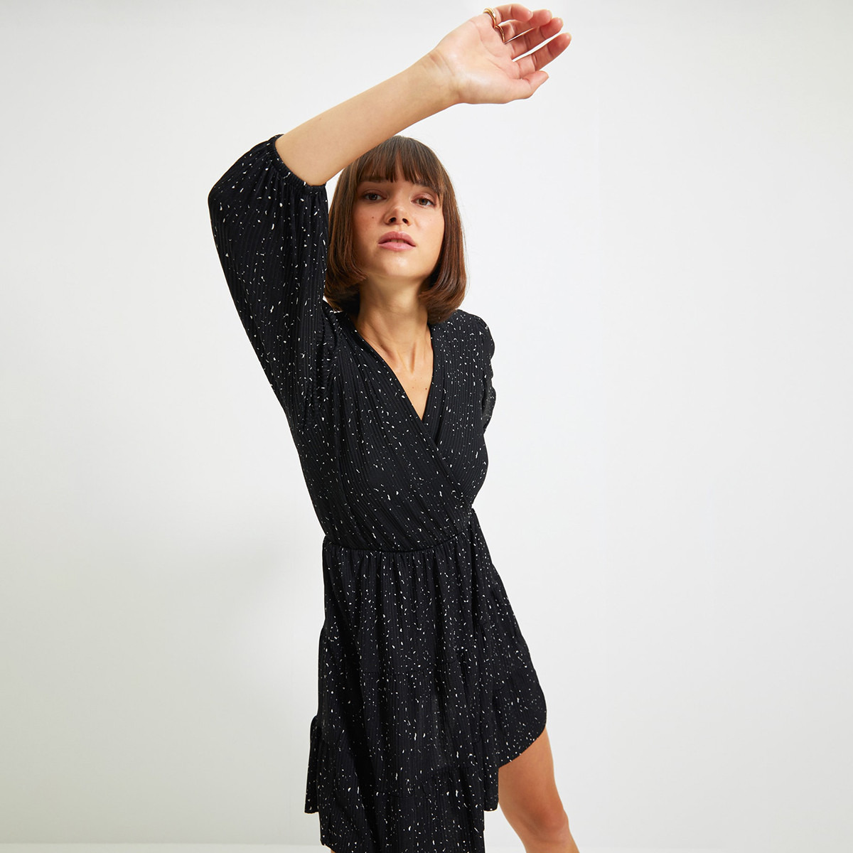 ترينديول أسود قصير فستان-women-clothing-dresses-image-1