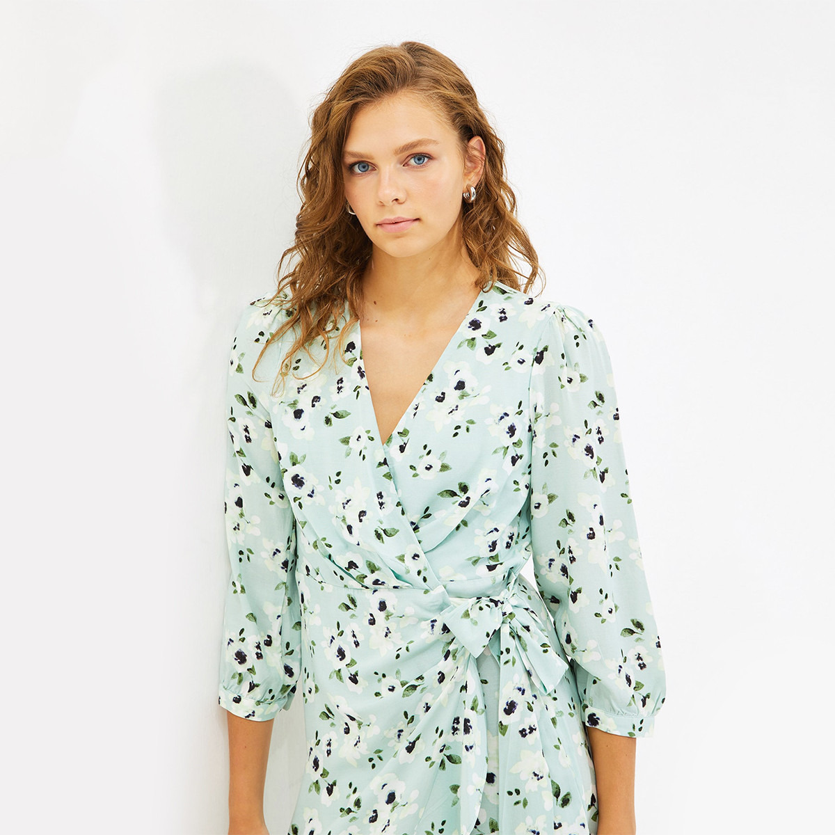 ترينديول أخضر متوسط الطول فستان-women-clothing-dresses-image-3