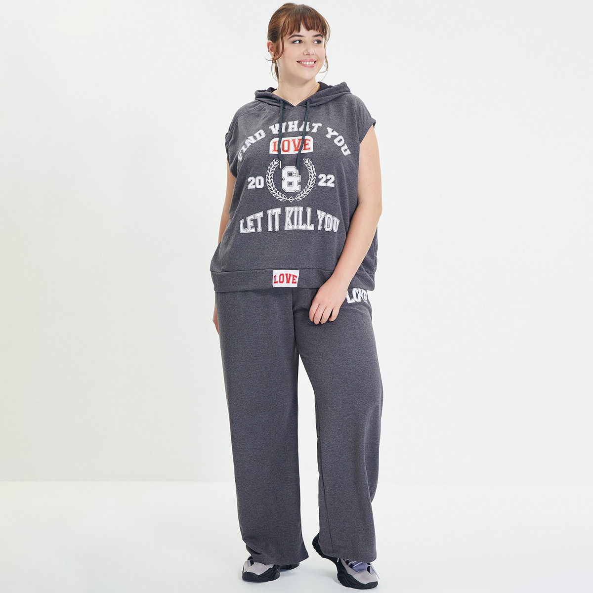Trendyol Women Printed Sweatsuit Set-women-clothing-sportswearandactivewear-trackpantsandtracksuits-image-2