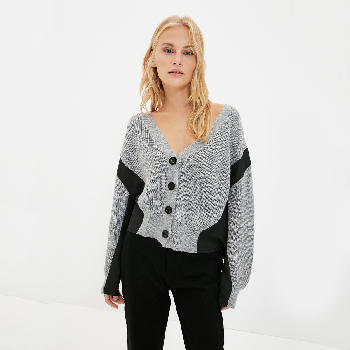ترينديول رمادي بالأزرار-women-winterwear-cardigansandjumpers-cardigans-image-1