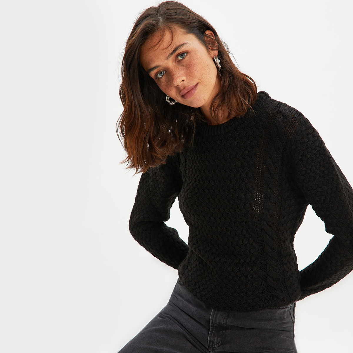 ترينديول أسود بلوفر-women-winterwear-cardigansandjumpers-jumpers-image-2