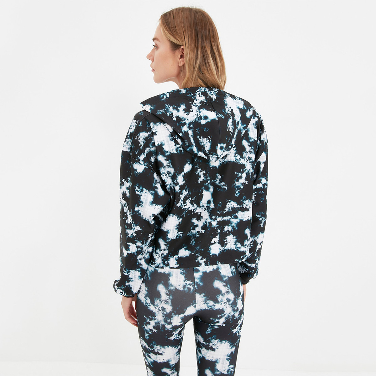 ترينديول أسود قميص من النوع الثقيل-women-winterwear-hoodiesandsweatshirts-hoodies-image-6