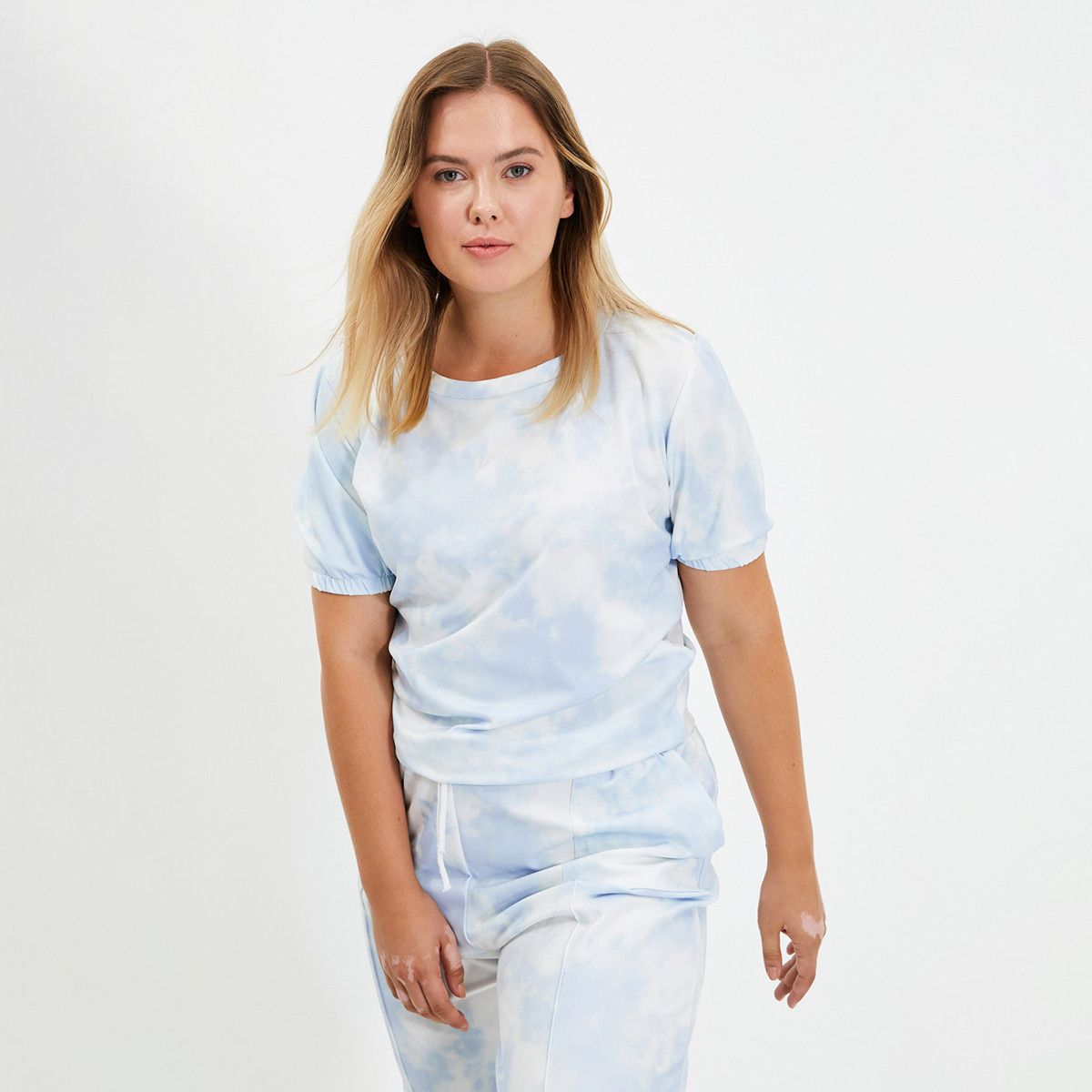 ترينديول أزرق تي شيرت-women-clothing-tshirts-image-1
