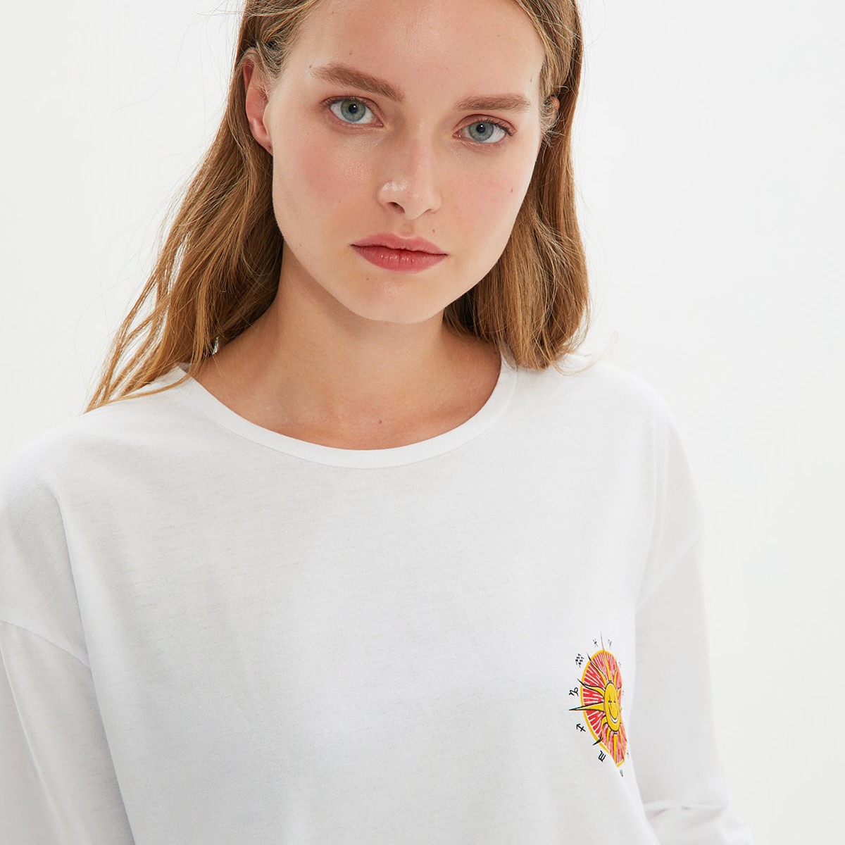 ترينديول أبيض تي شيرت-women-clothing-tshirts-image-2