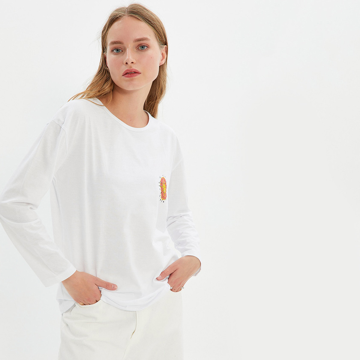 ترينديول أبيض تي شيرت-women-clothing-tshirts-image-4
