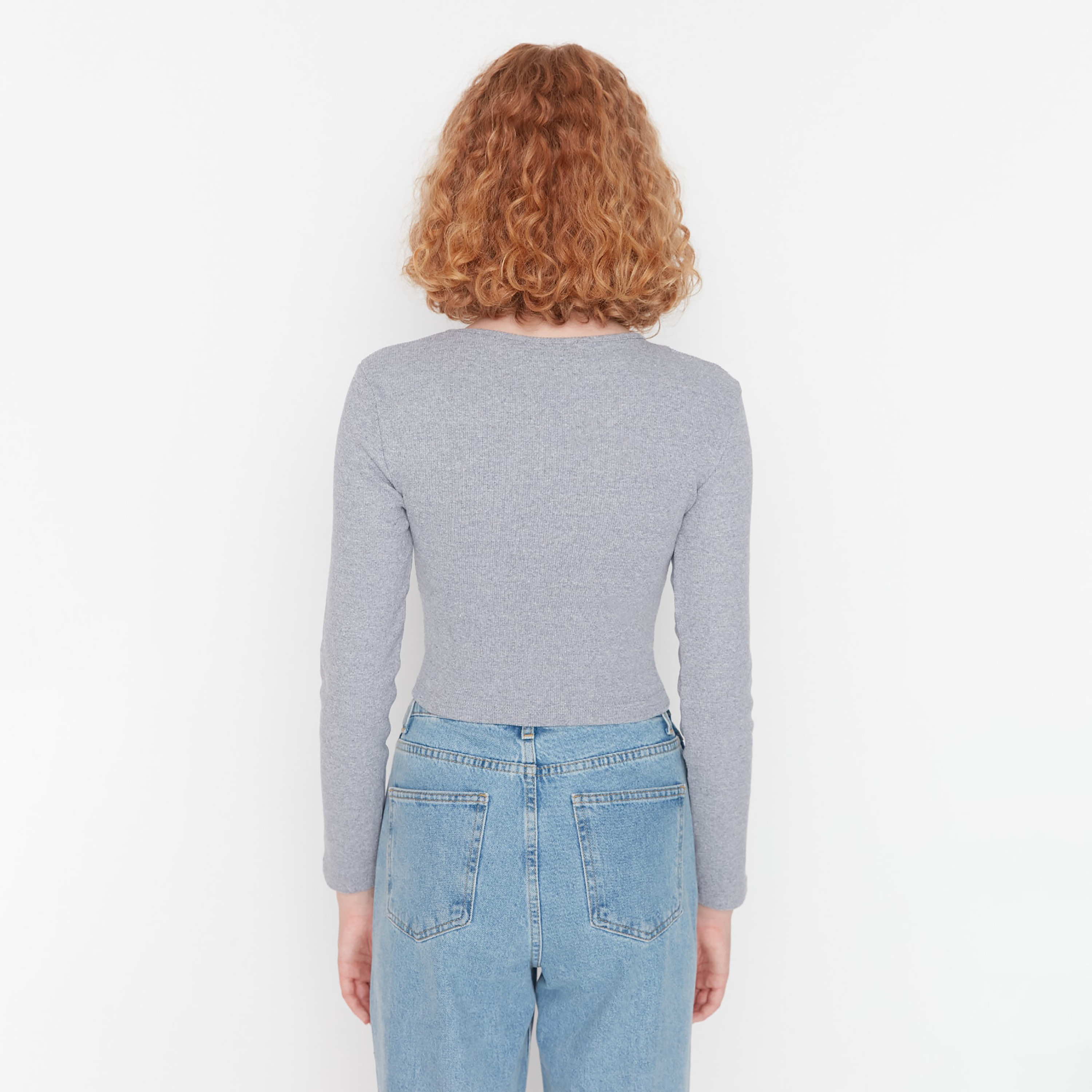 توب قصير محبوك مزين باللون الرمادي من ترينديول للنساء-women-clothing-shirtsandblouses-blouses-image-5