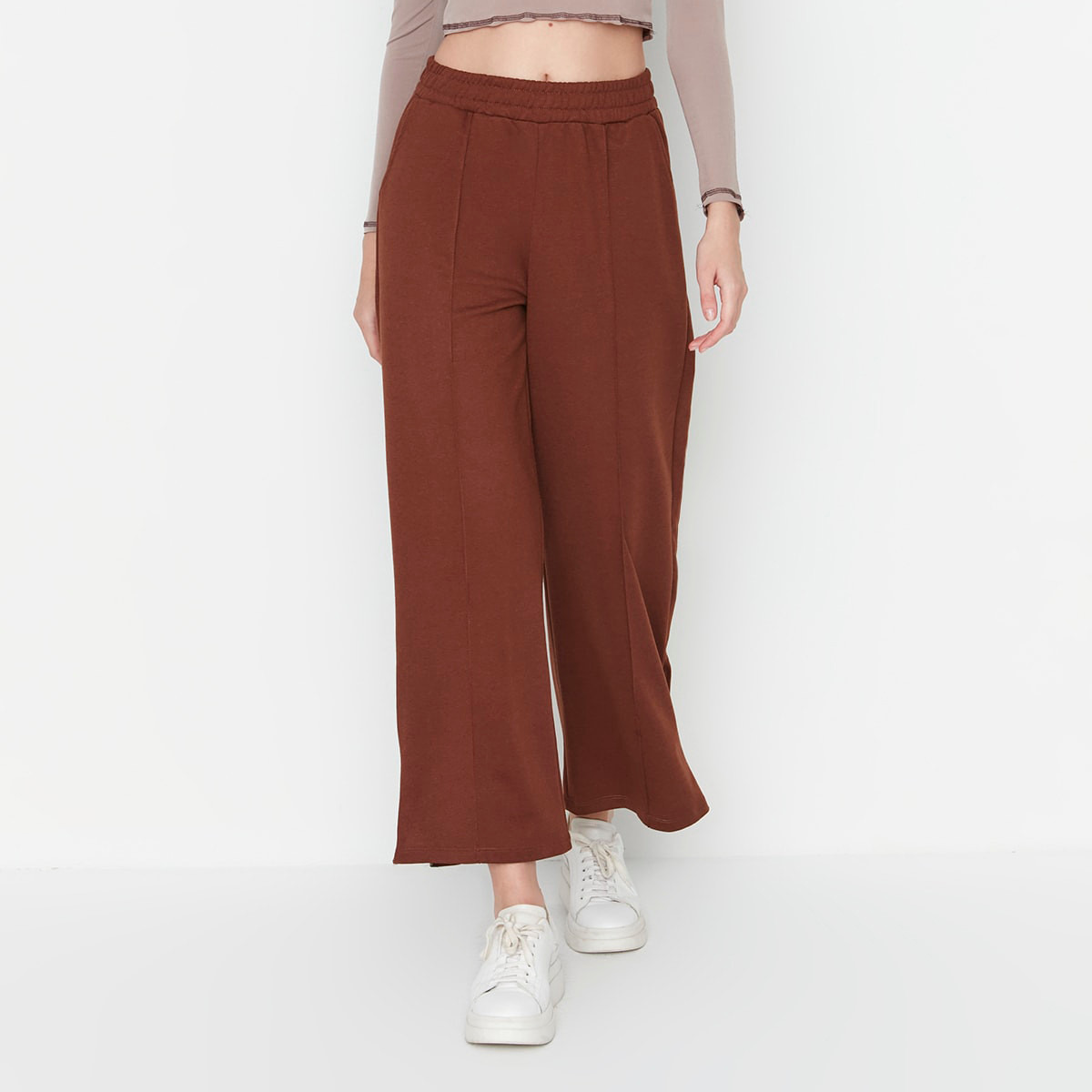 بنطال رياضي بحواف مشقوقة من ترينديول نسائي سادة مع أسود وجيوب مائلة-women-clothing-bottoms-trousers-image-6