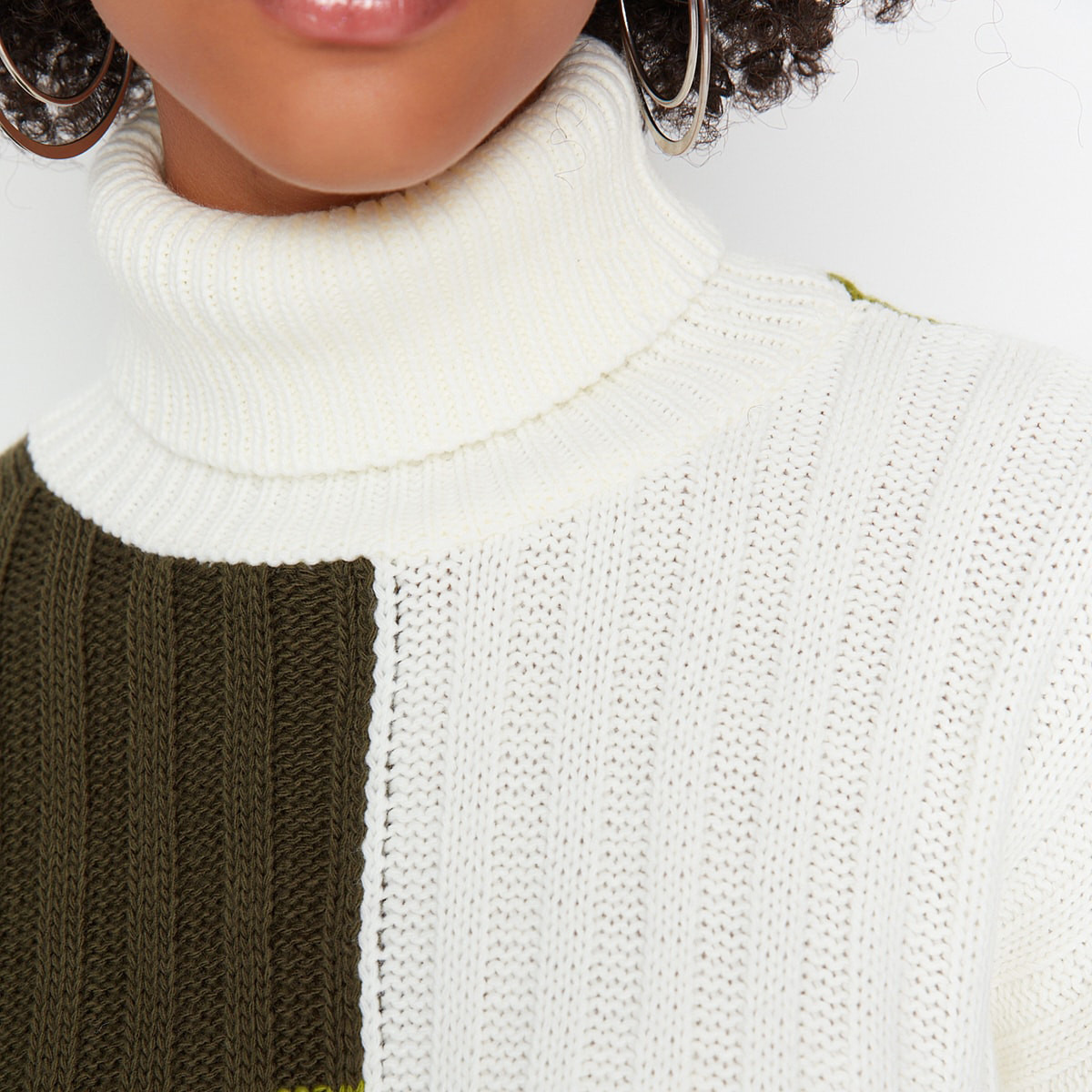 كنزة نسائية من ترينديول مع متعدد الألوان برقبة سلحفاة و ضيقة-women-clothing-cardigansandjumpers-jumpers-image-4