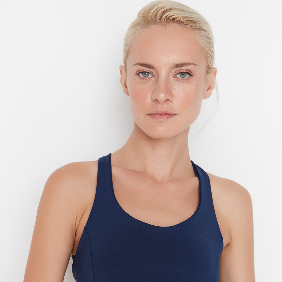 Trendyol Women Navy Blue Plain Cross Band Sports Bra-women-clothing-sportswearandactivewear-sportsbras-image-4