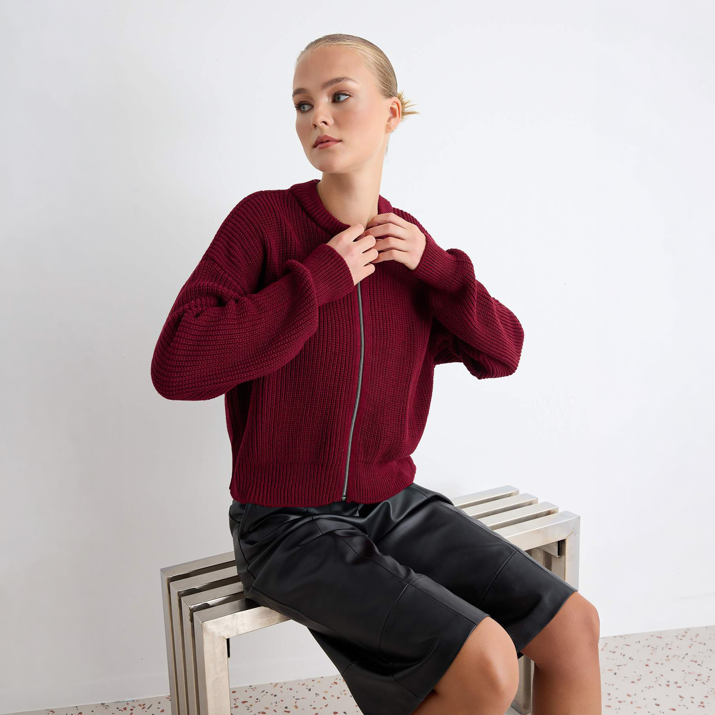 كارديجان حريمي بملمس مضلع بياقة ماندرين وأكمام مسدلة من تريندyol ميلا-women-winterwear-cardigansandjumpers-cardigans-image-3