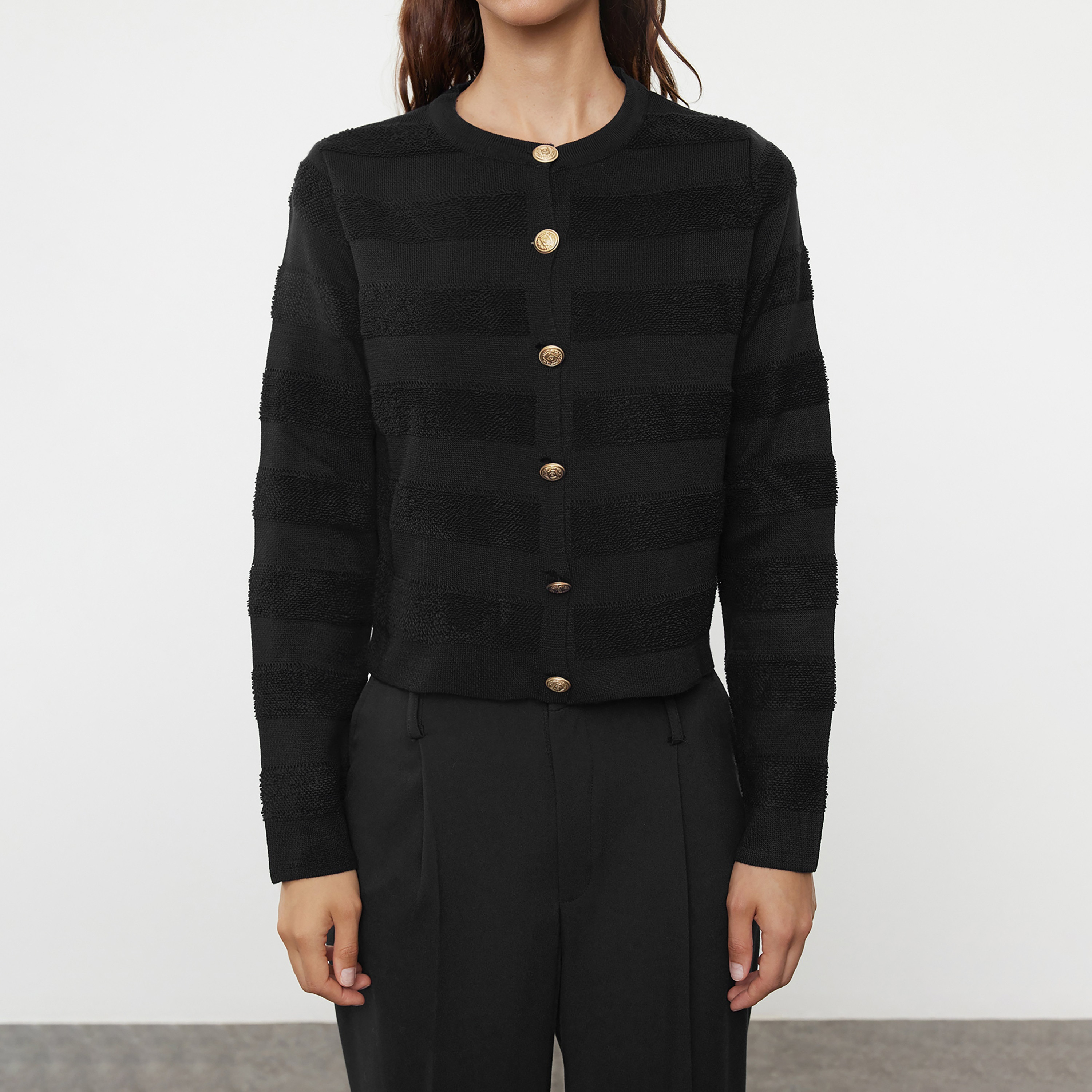 كارديجان حريمي مخطط أسود من ترينديول ميلا-women-winterwear-cardigansandjumpers-cardigans-image-3