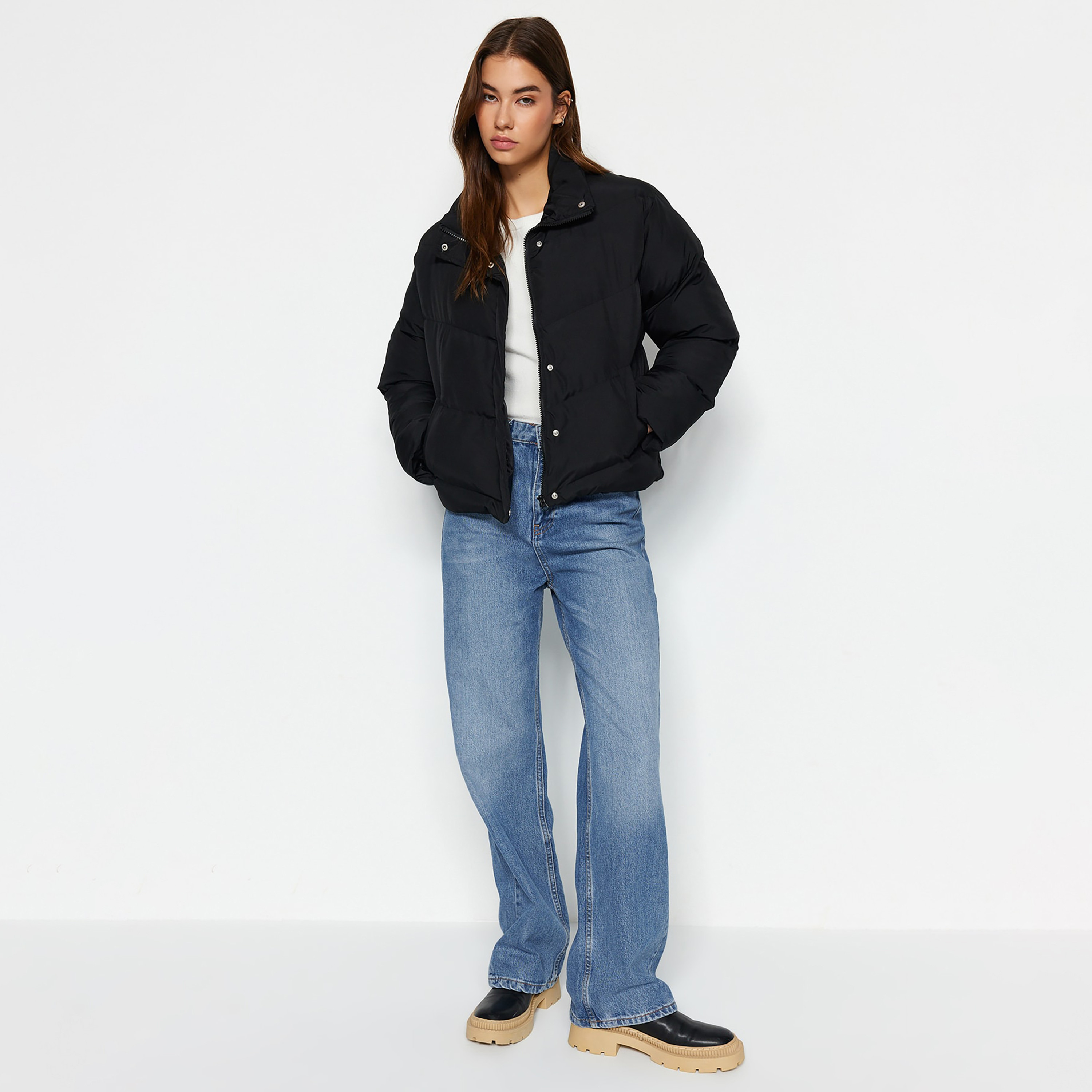 جاكيت بافر حريمي بياقة مرتفعة من ترينديول ميلا-women-winterwear-coatsandjackets-jackets-image-2