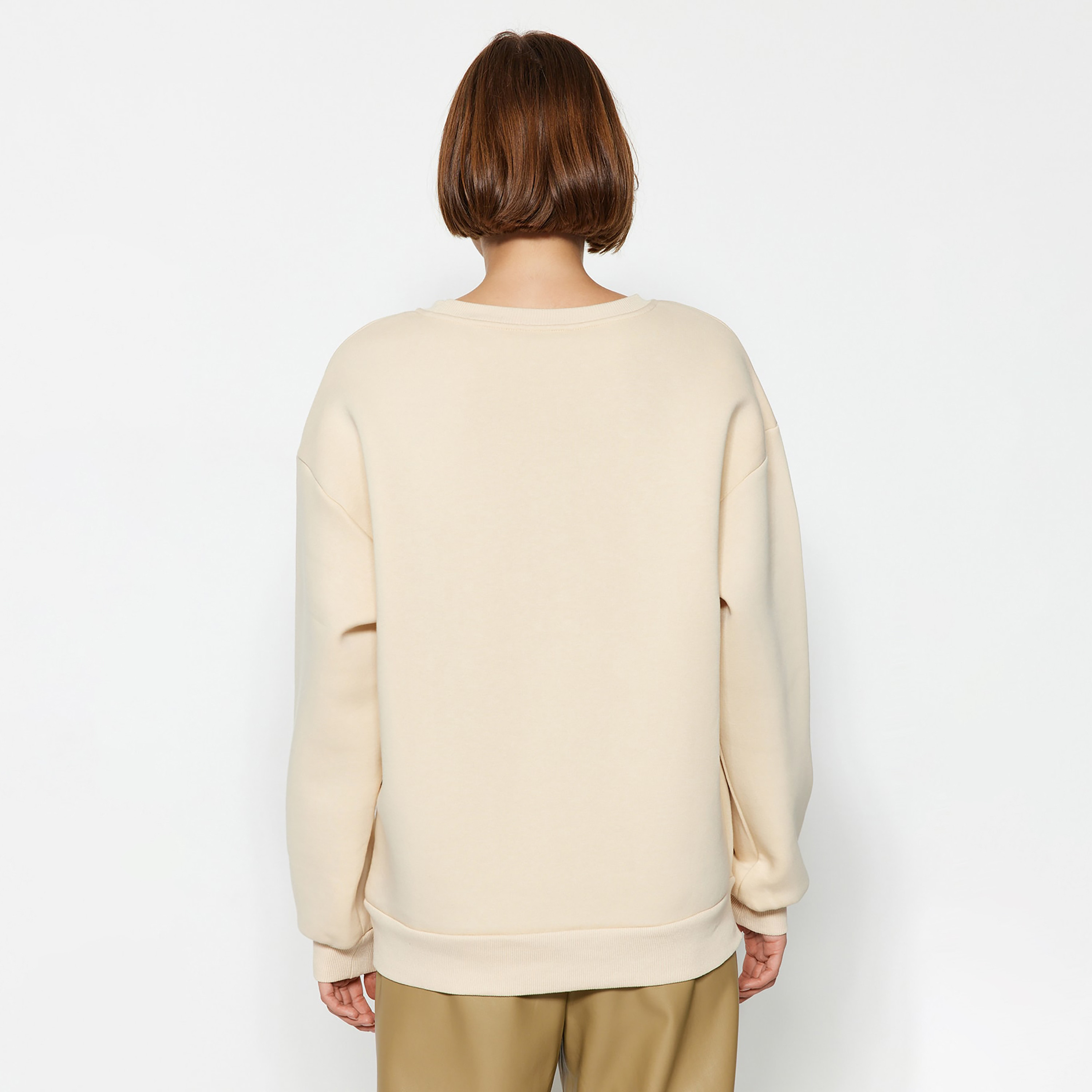 سويت شيرت حريمي بأكمام مسدلة من تريندyولميلا-women-clothing-hoodiesandsweatshirts-sweatshirts-image-4