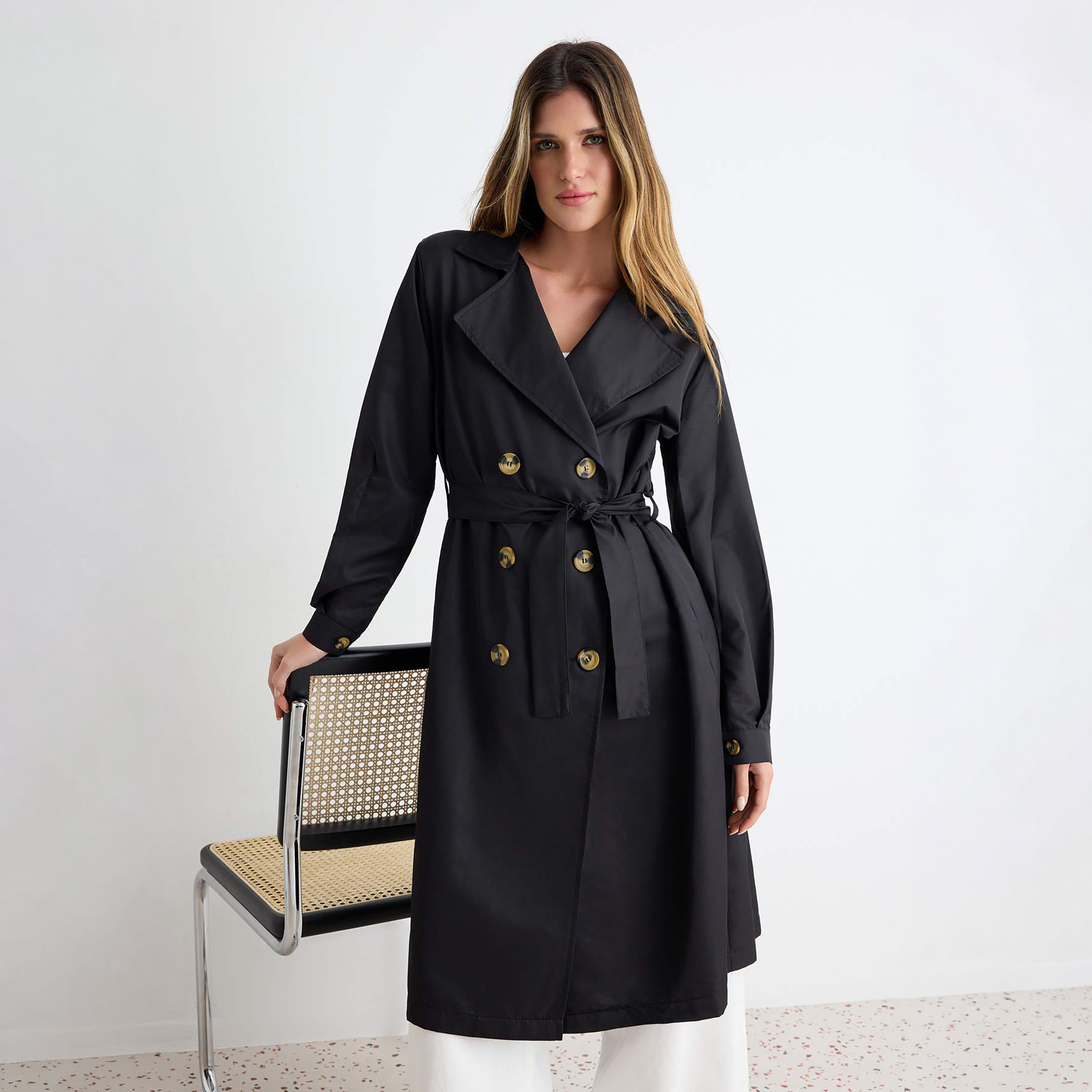ترينش كوت حريمي بياقة مطوية وأكمام منتفخة من ترendyol-women-winterwear-coatsandjackets-coats-image-2